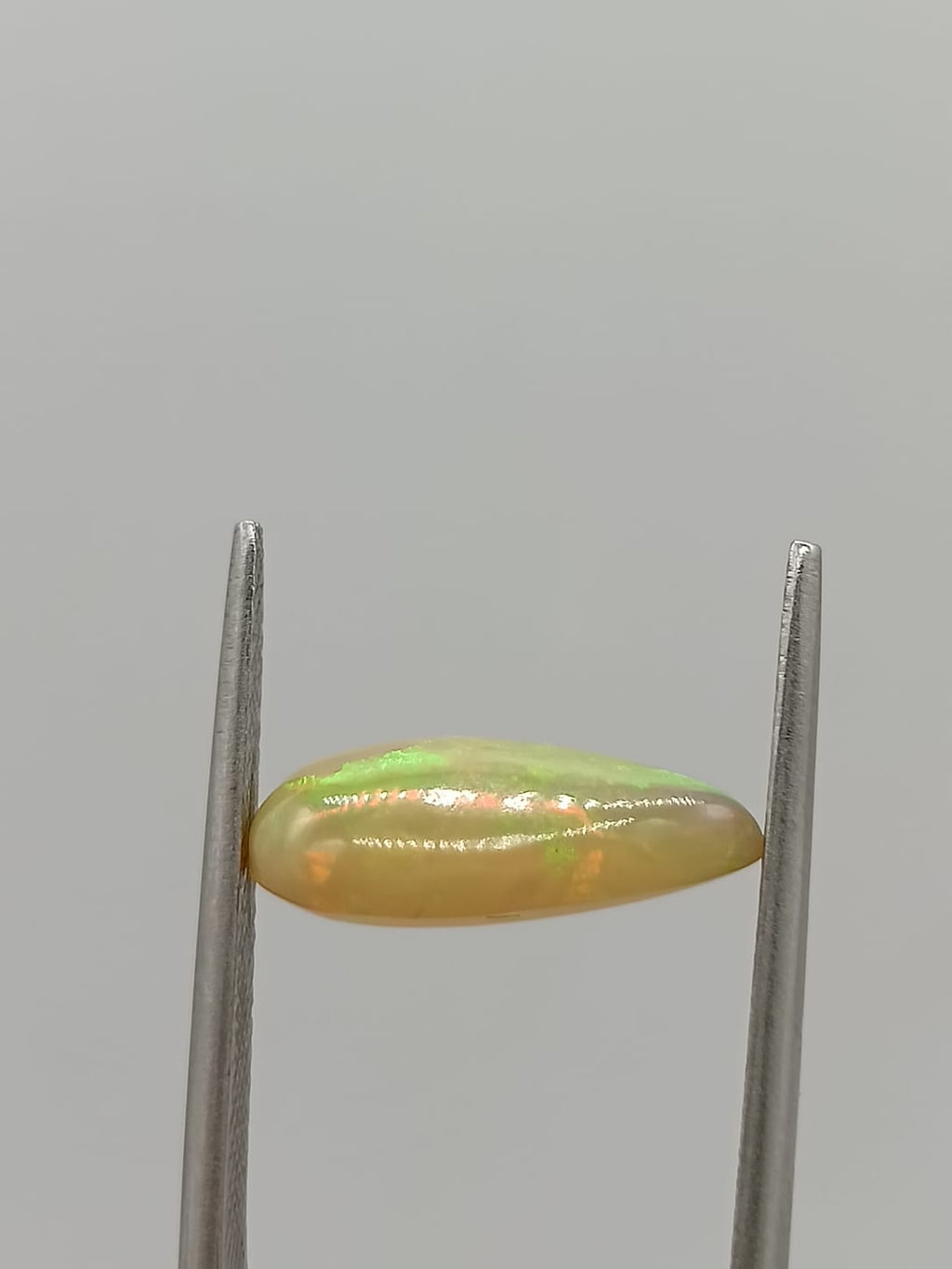 Ópalo forma de gota de 2.27ct