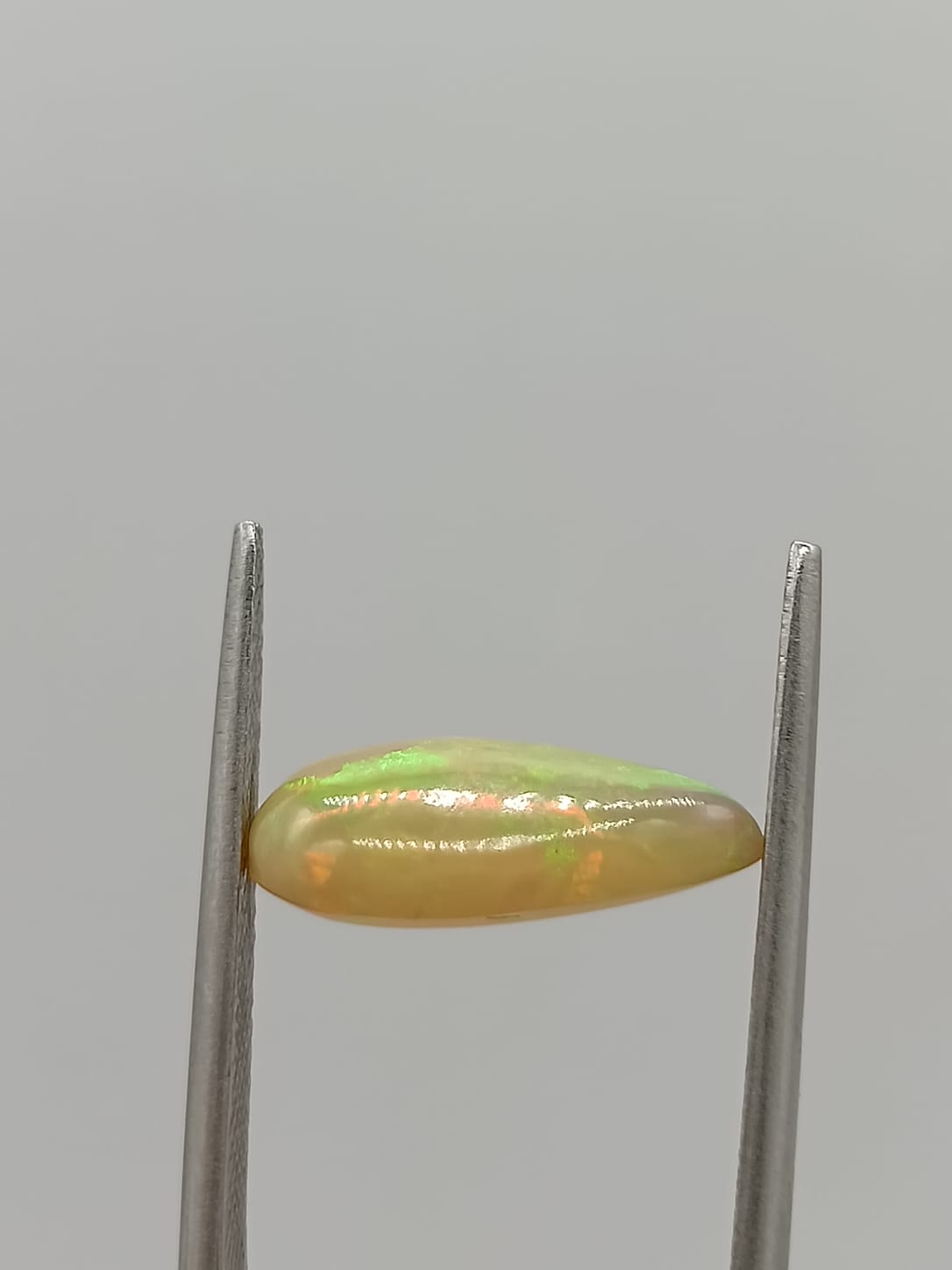 Ópalo forma de gota de 2.27ct