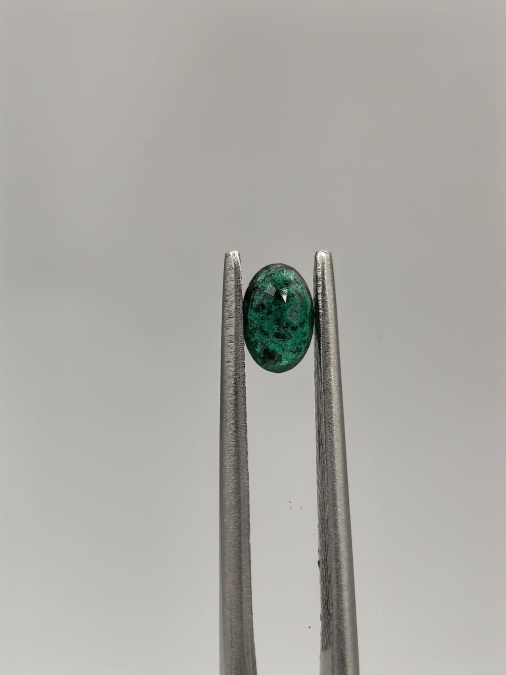 Esmeralda colombiana ovalada de 0.35ct