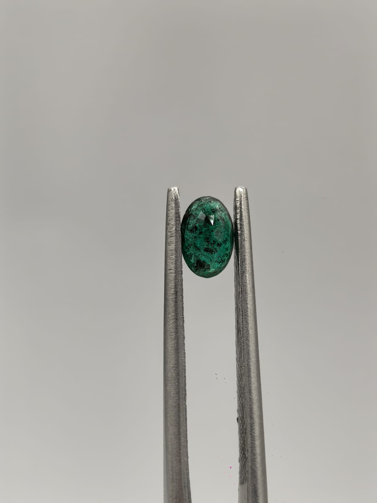 Esmeralda colombiana ovalada de 0.35ct