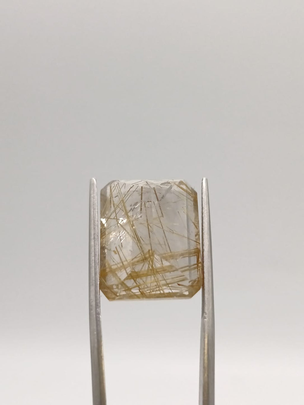 Cuarzo rutilado rectangular de 16.60ct