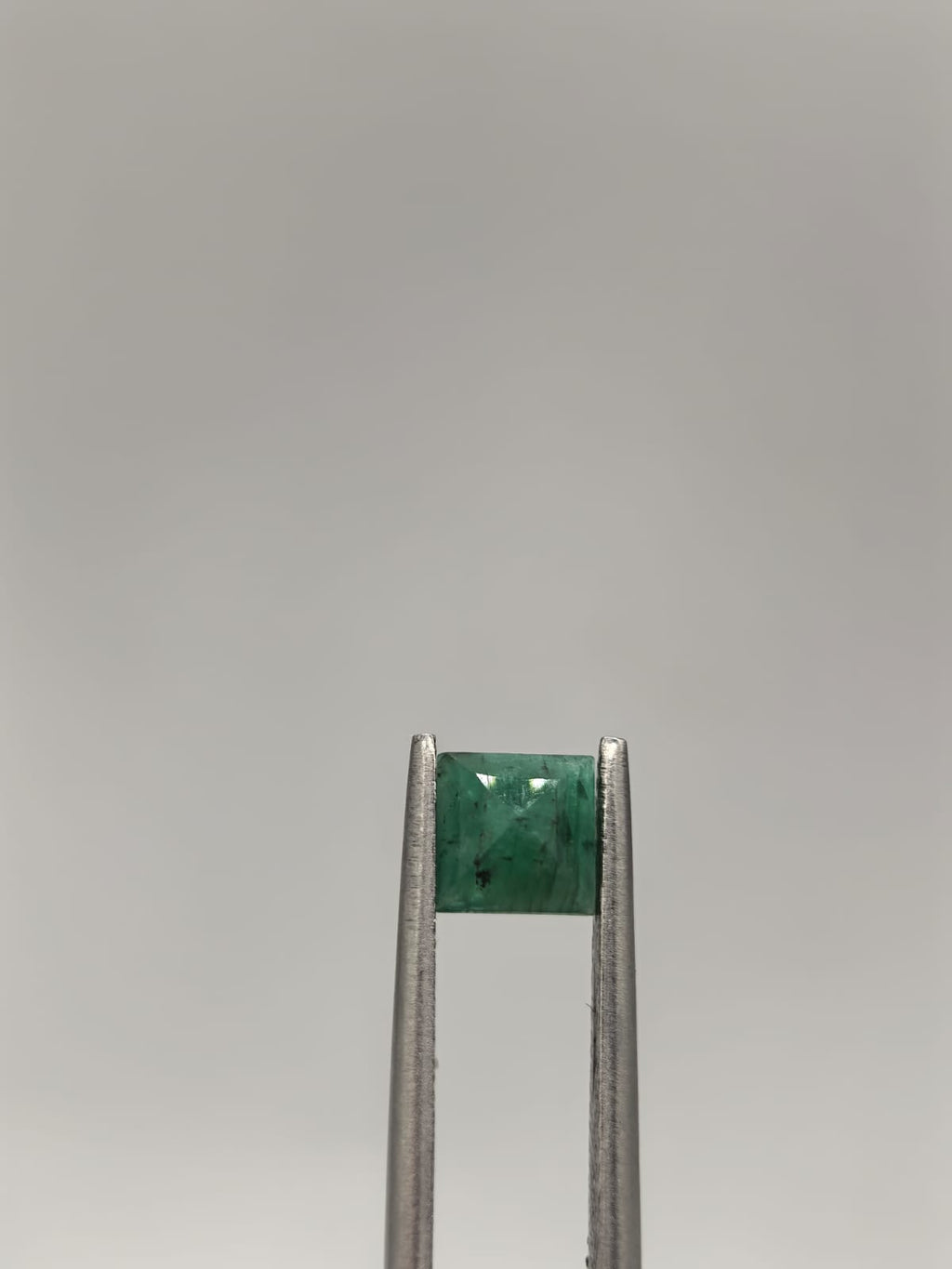 Esmeralda brasileña cuadrada de 0.59ct