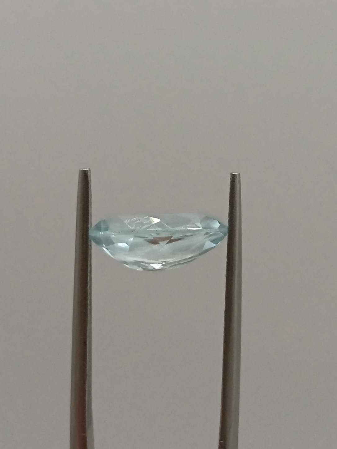 Aguamarina ovalada de 2.34ct