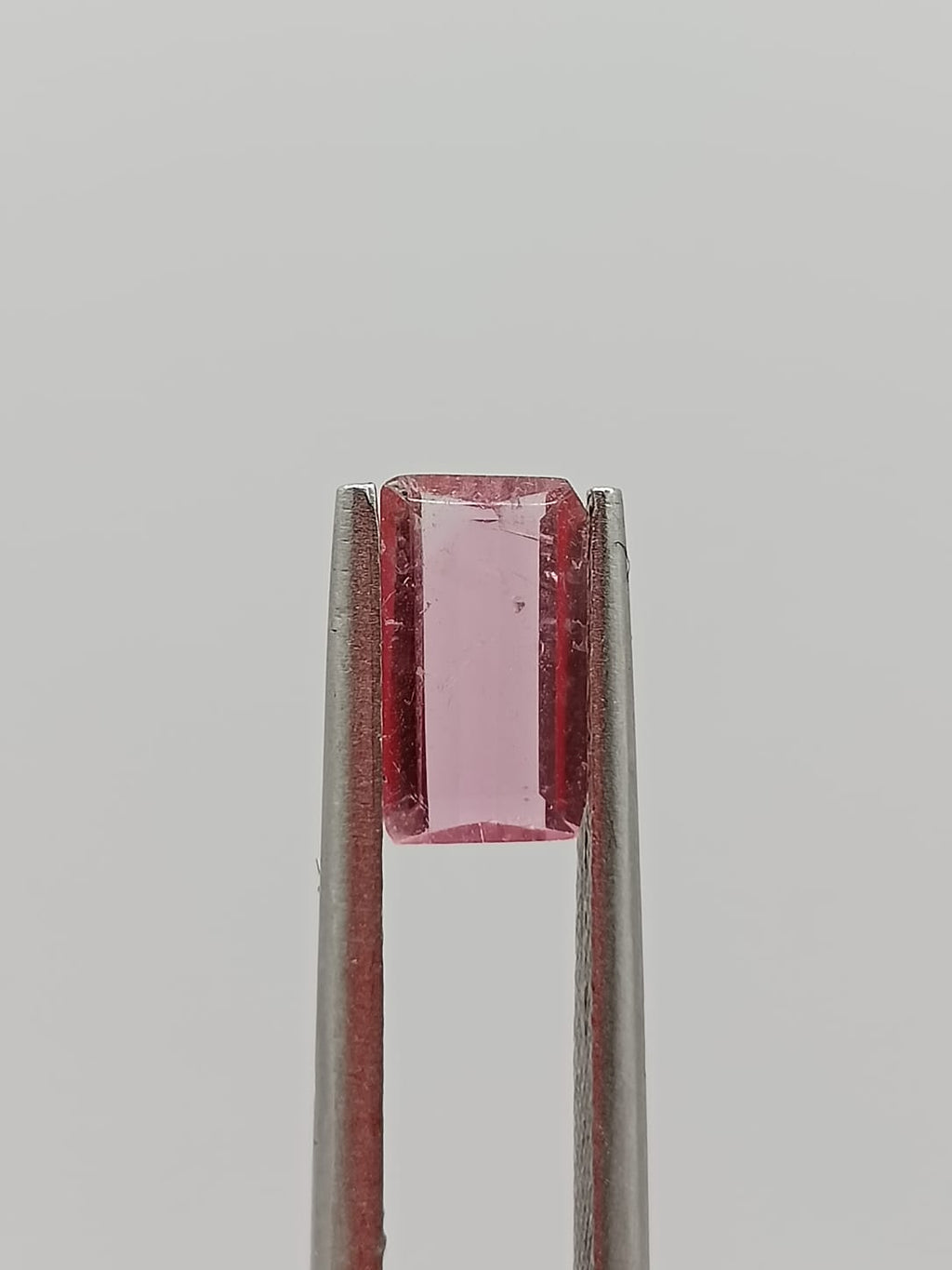 Turmalina rosa rectangular de 0.84ct