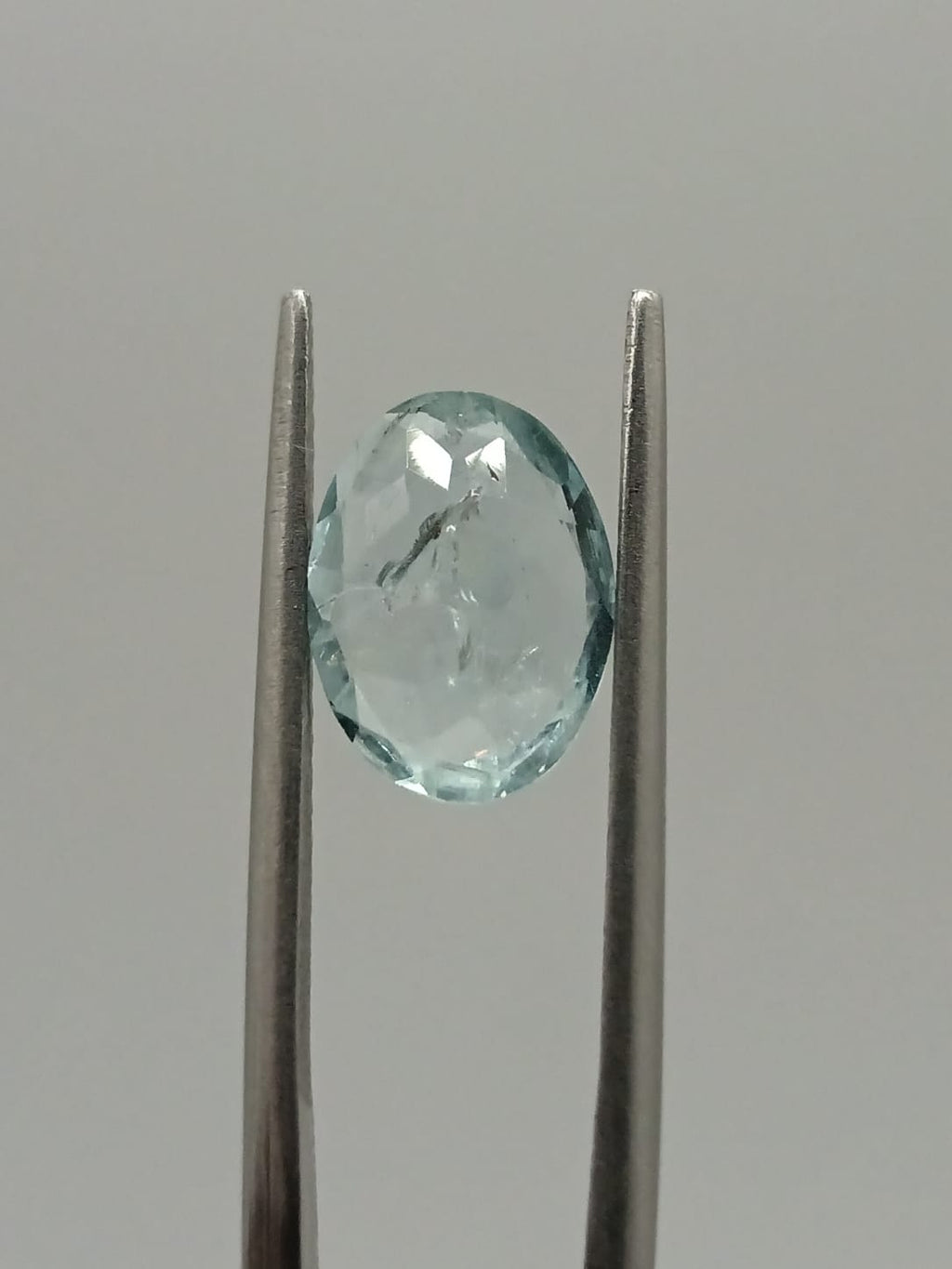 Aguamarina ovalada de 1.98ct