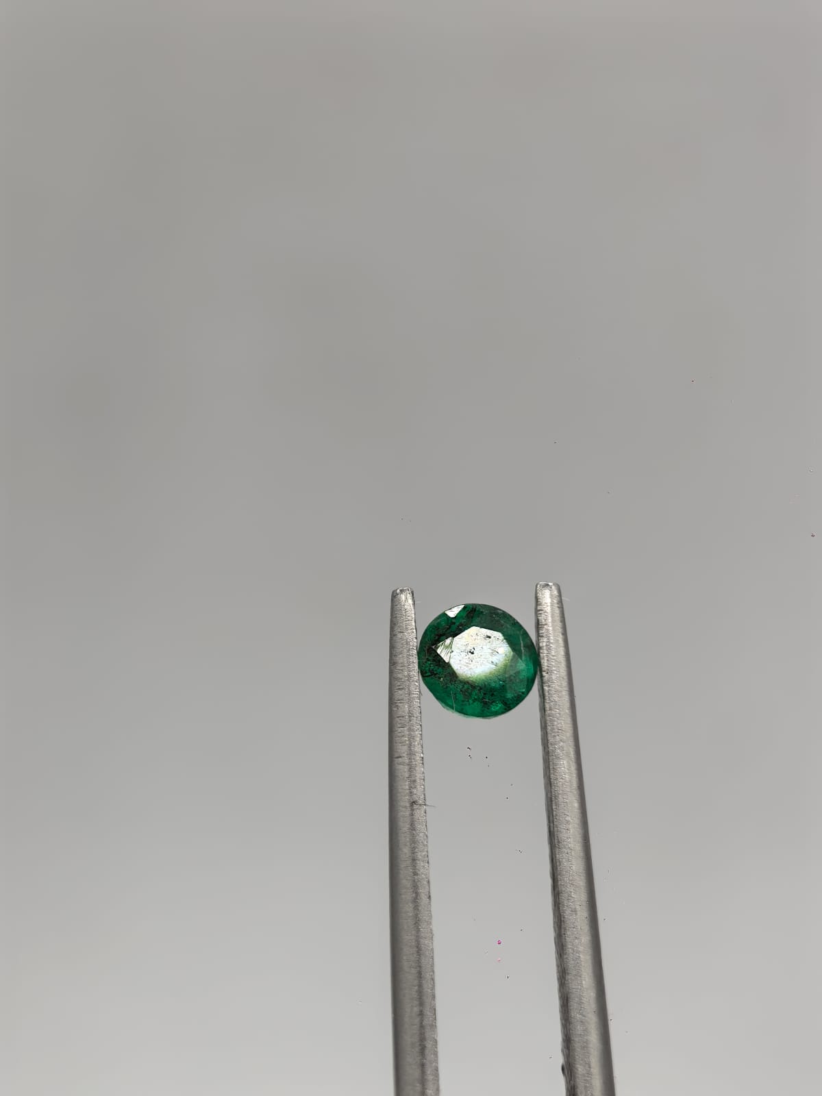 Esmeralda colombiana circular de 0.32ct