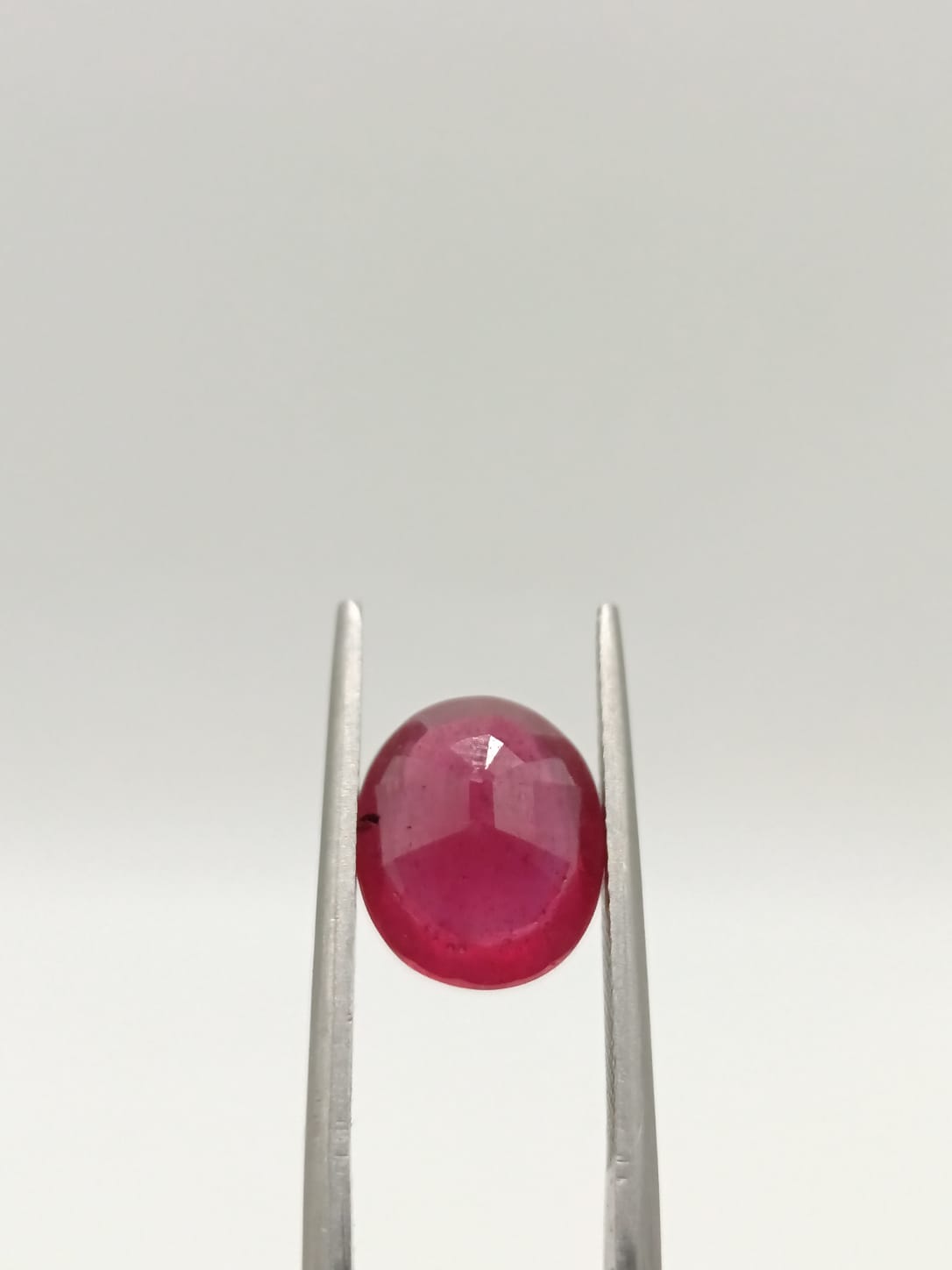 Rubí ovalado de 4.93ct