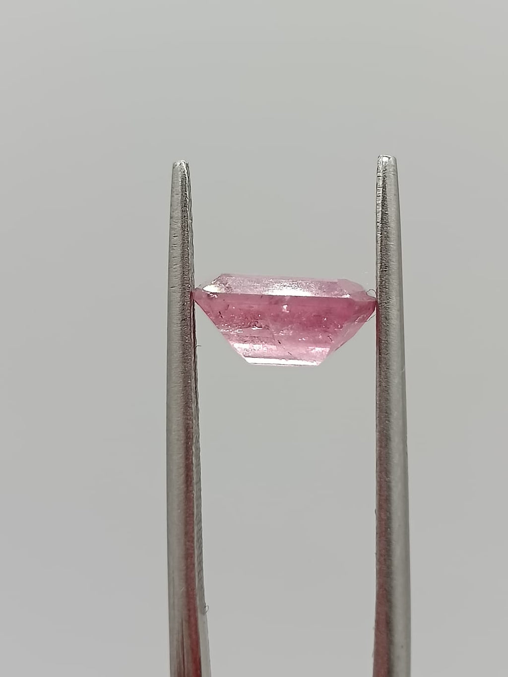 Turmalina rosa rectangular de 1.82ct