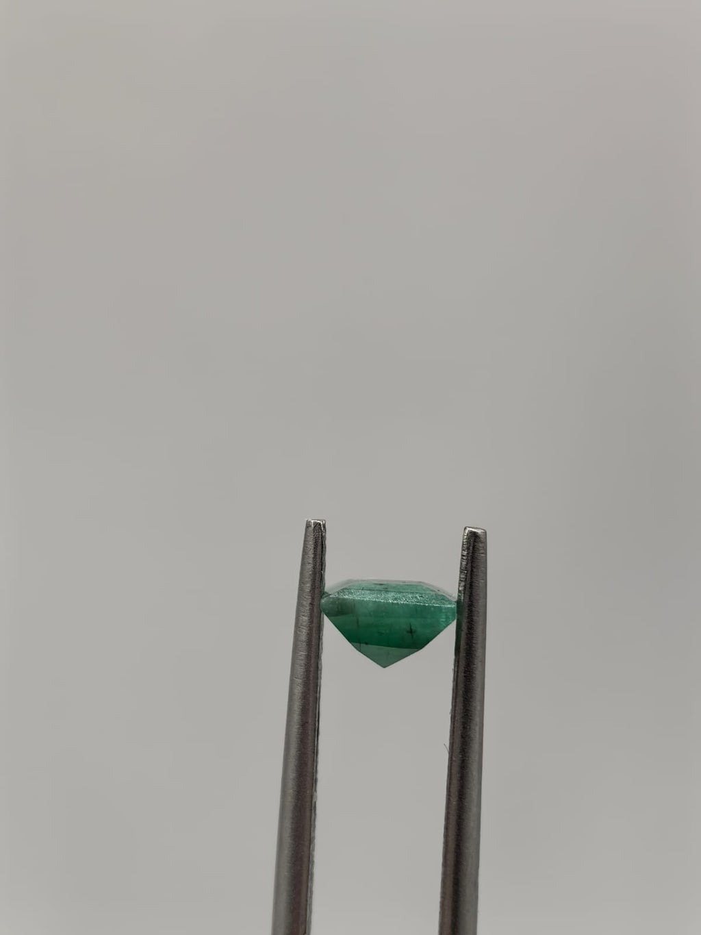 Esmeralda brasileña cuadrada de 0.59ct