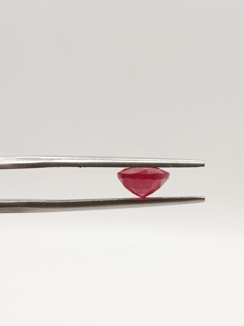 Rubí ovalado de 2.43ct