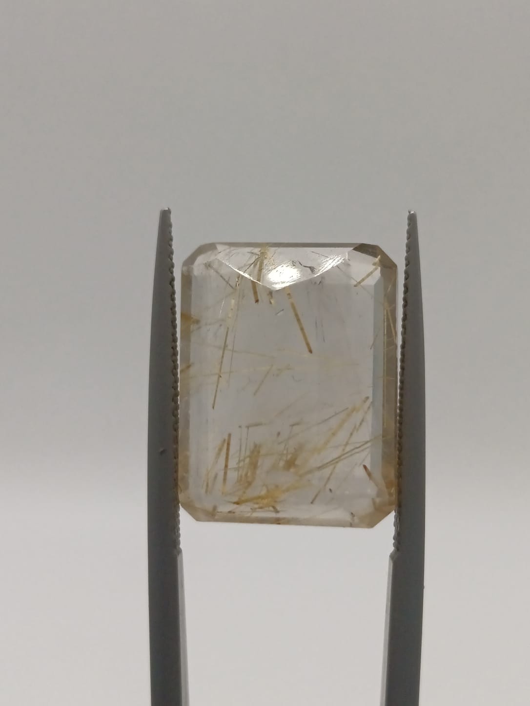 Cuarzo rutilado rectangular de 14.87ct
