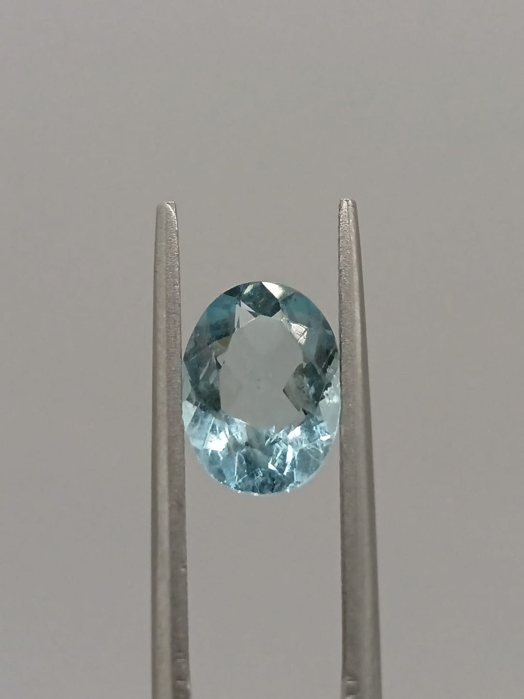 Aguamarina ovalada de 1.57ct