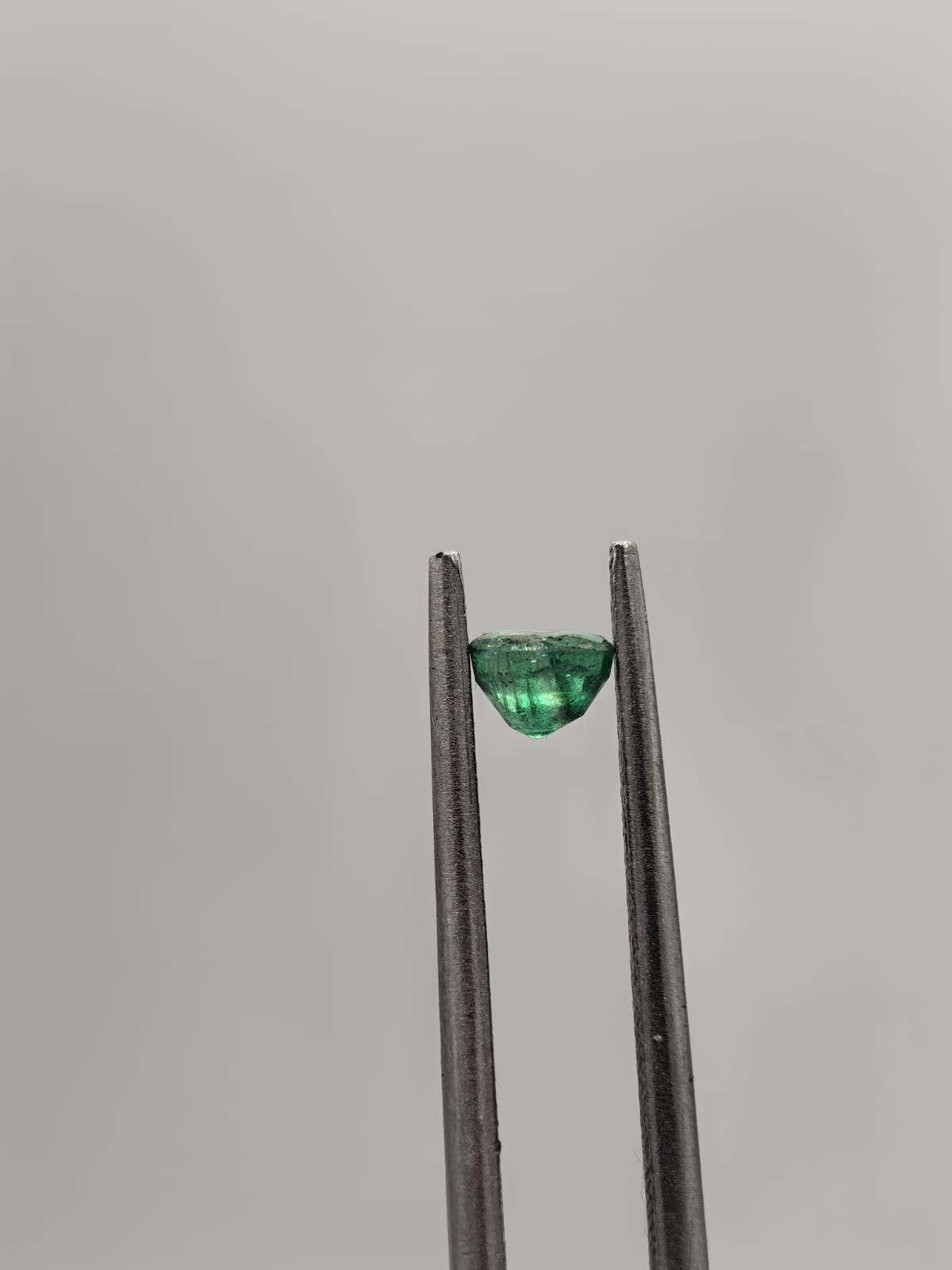 Esmeralda colombiana circular de 0.28ct