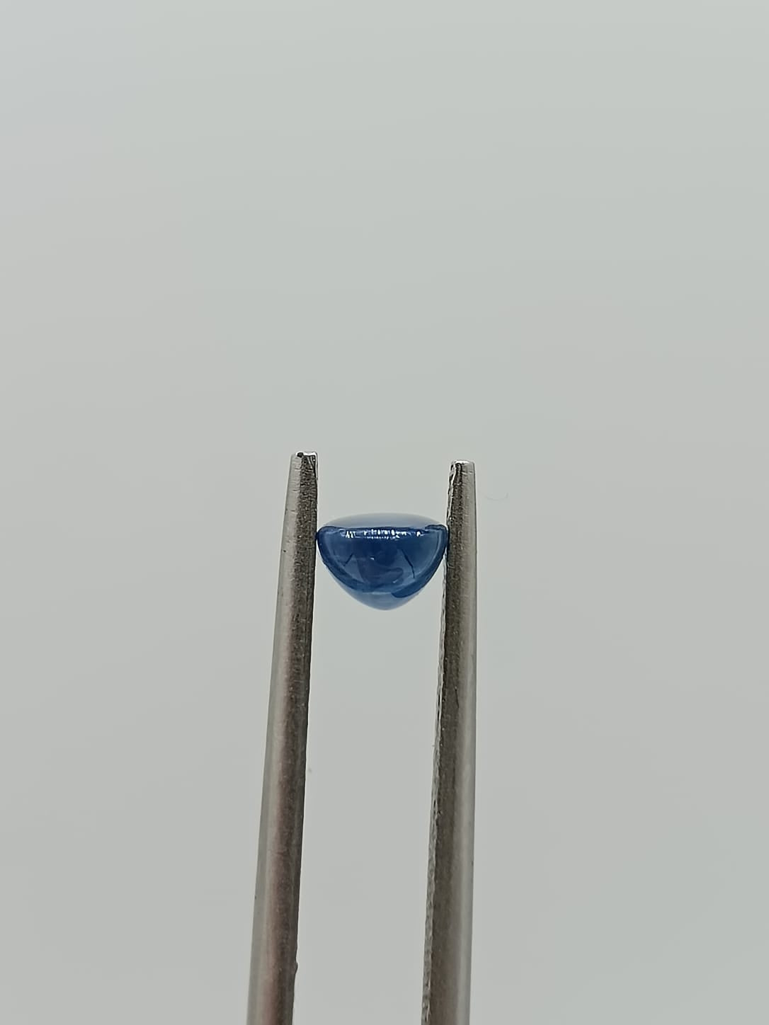 Zafiro ovalado de 0.84ct