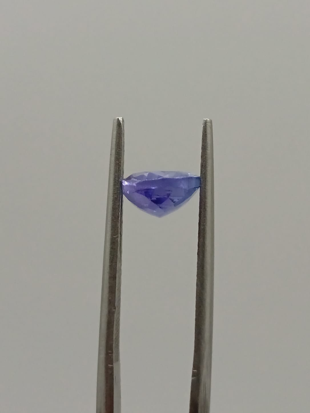 Tanzanita ovalada de 2.25ct