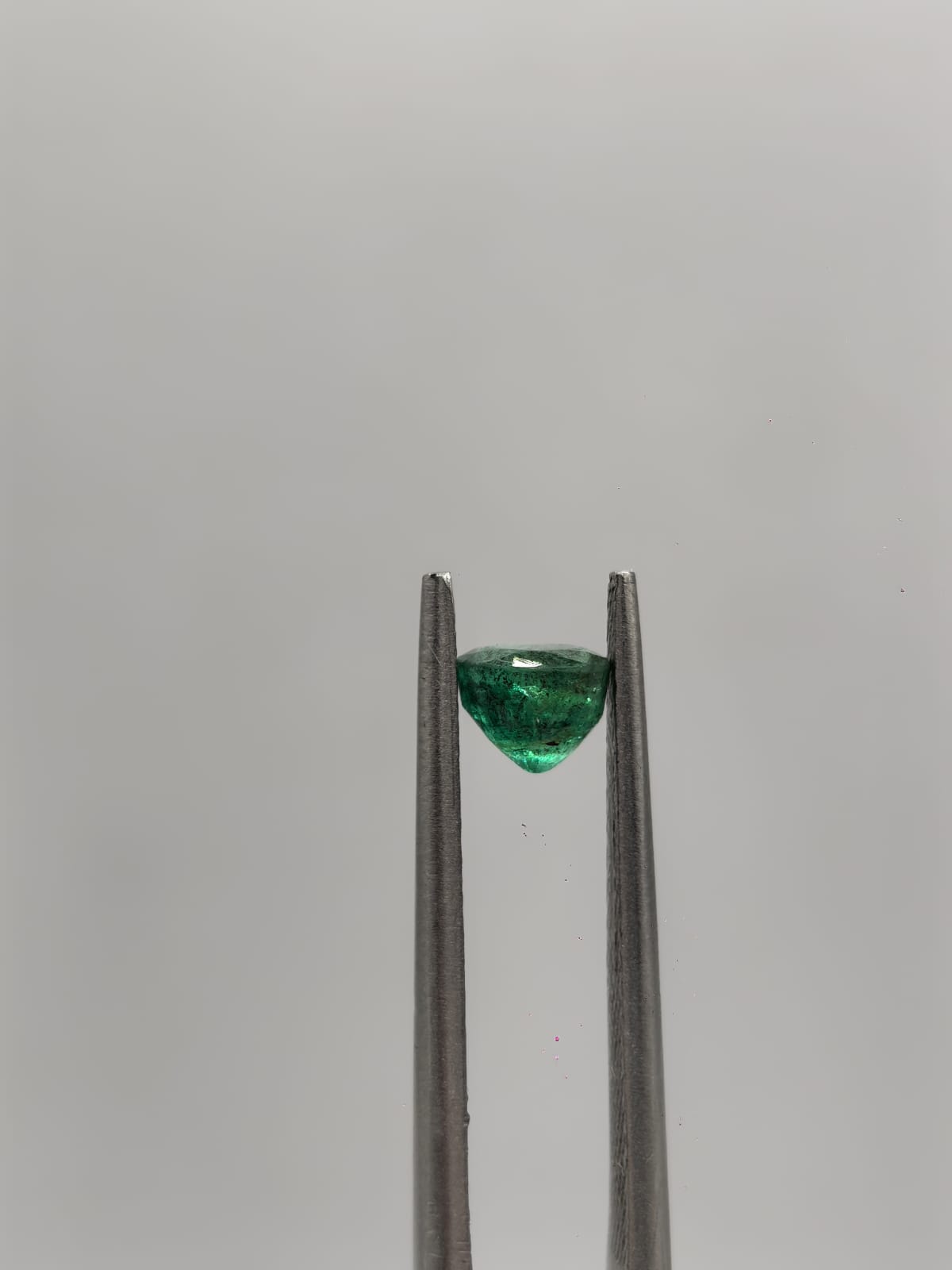 Esmeralda colombiana circular de 0.52ct