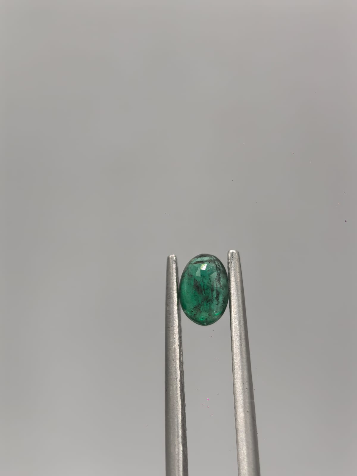 Esmeralda colombiana oval de 0.37ct
