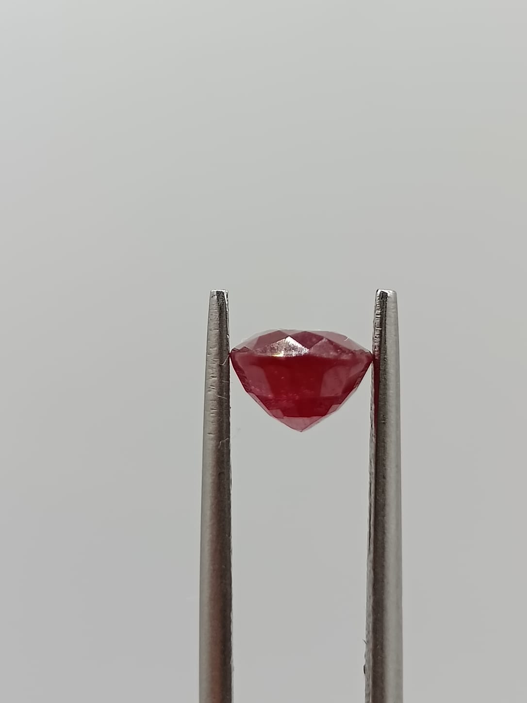 Rubí ovalado de 1.92ct