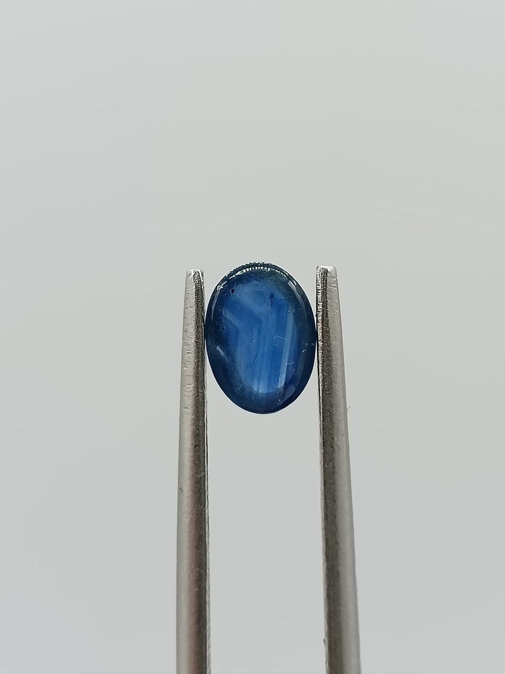 Zafiro ovalado de 0.82ct