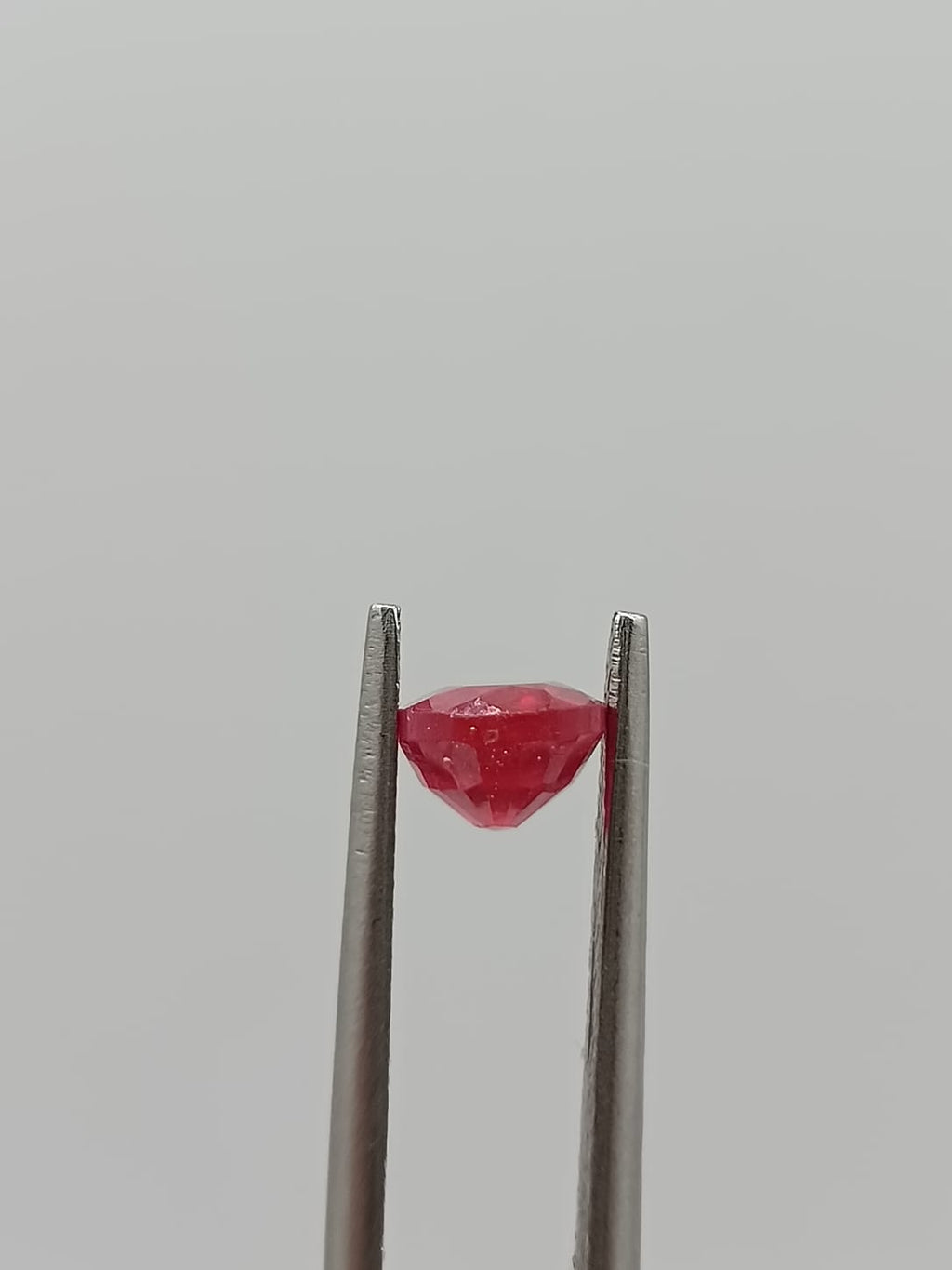 Rubí ovalado de 1.34ct