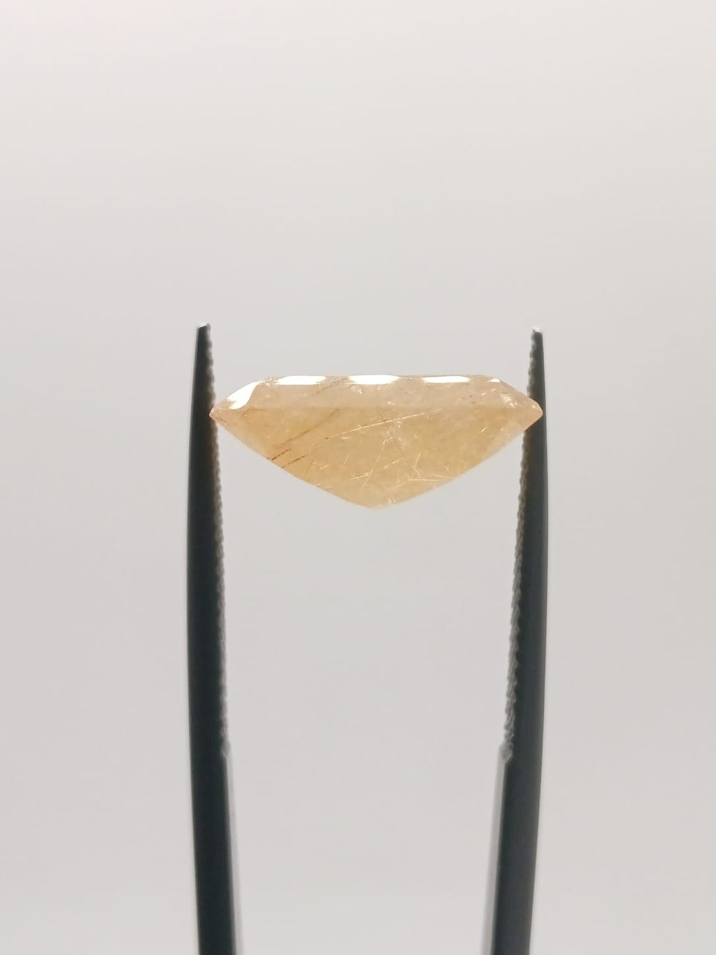 Cuarzo rutilado rectangular de 13.21ct