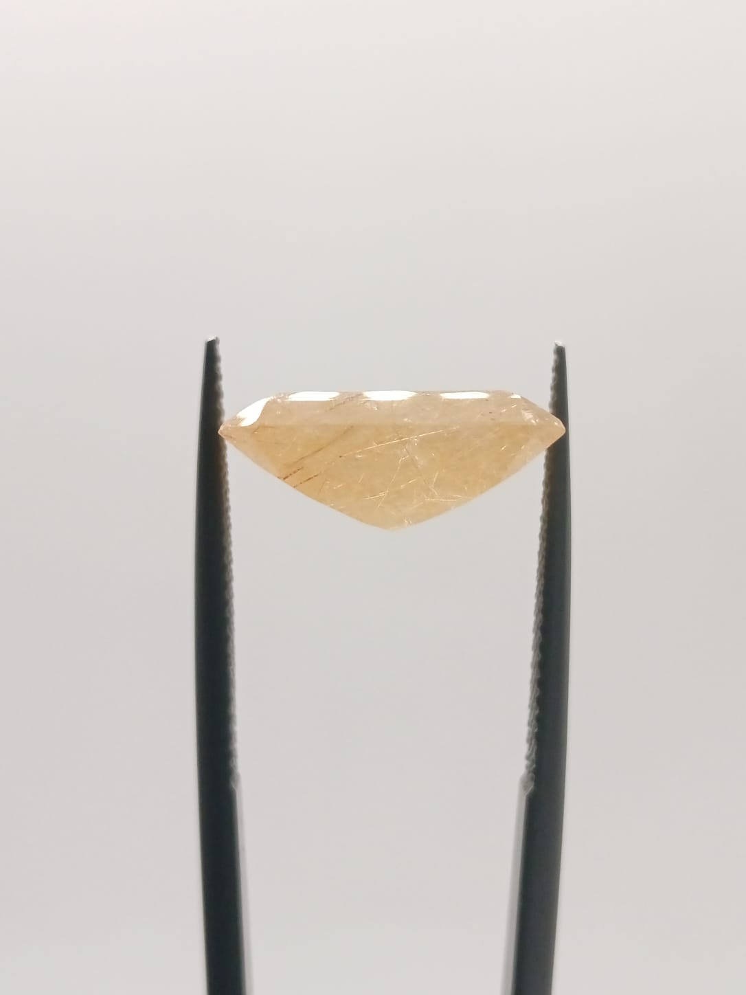 Cuarzo rutilado rectangular de 13.21ct