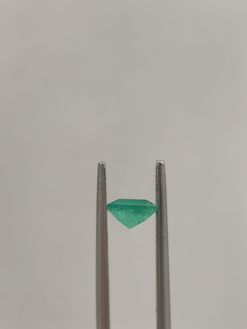 Esmeralda brasileña cuadrada de 0.55ct