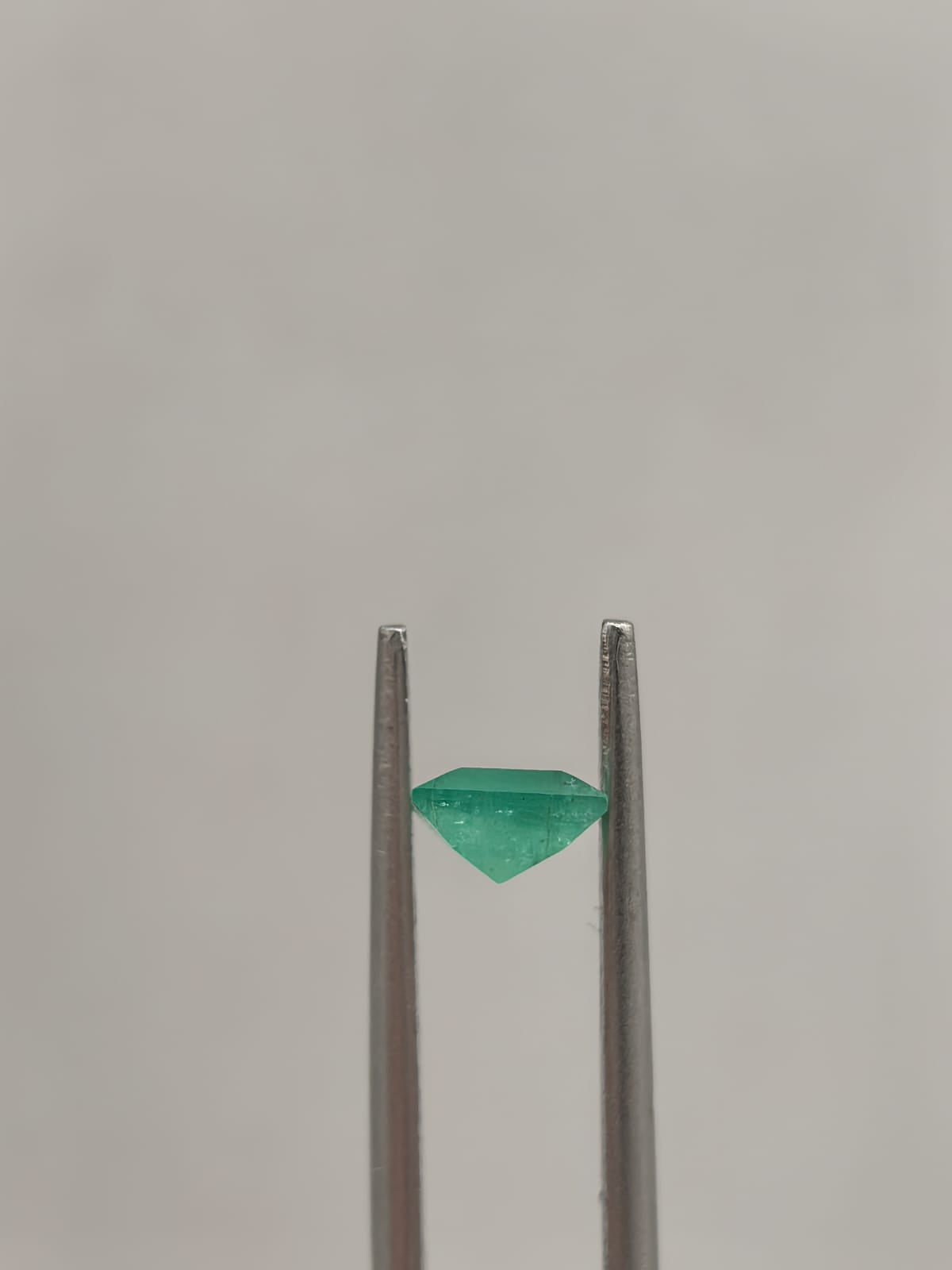 Esmeralda brasileña cuadrada de 0.55ct