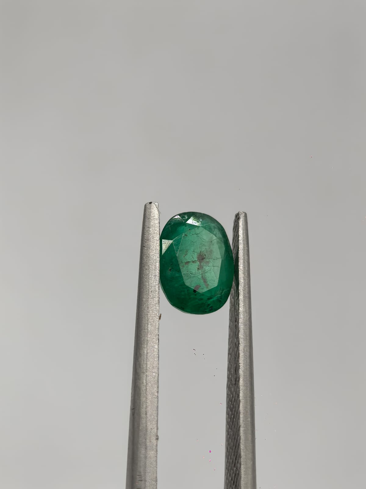 Esmeralda colombiana oval de 0.89ct
