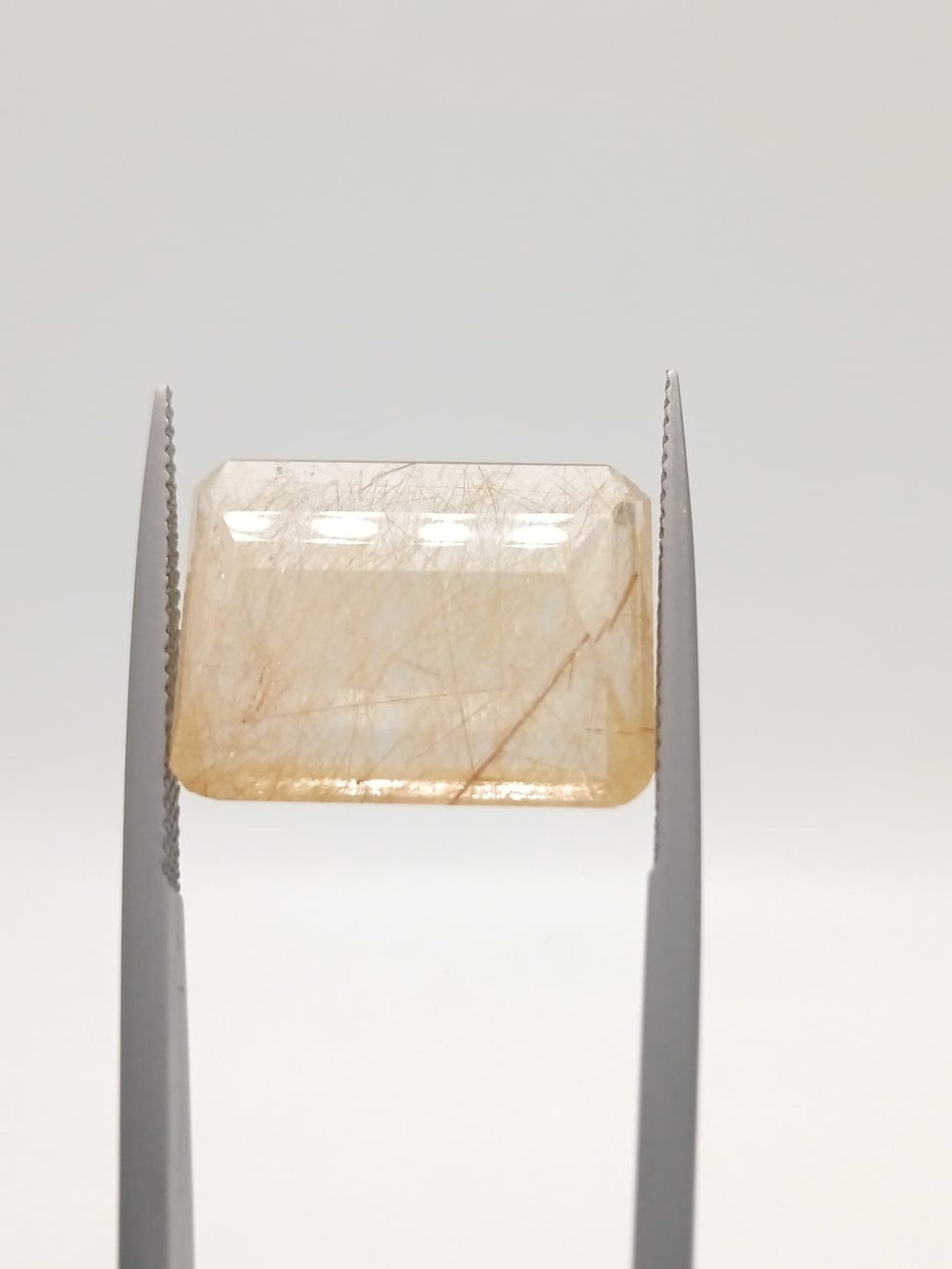 Cuarzo rutilado rectangular de 13.21ct