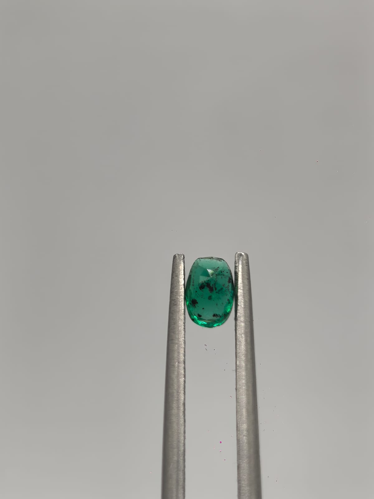 Esmeralda colombiana oval de 0.32ct