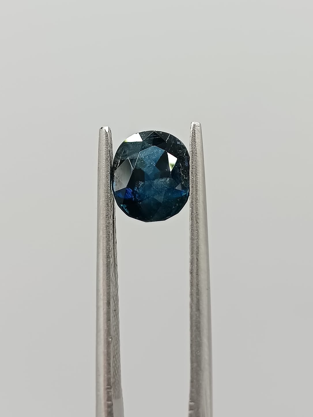 Zafiro ovalado de 1.81ct