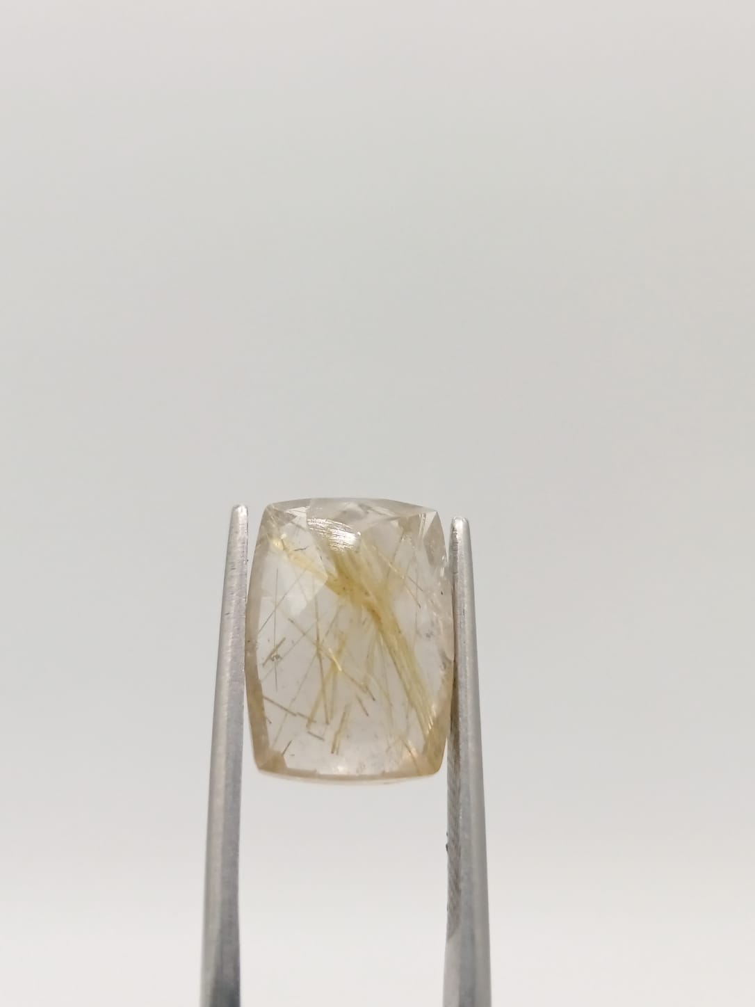 Cuarzo rutilado rectangular de 7.18ct
