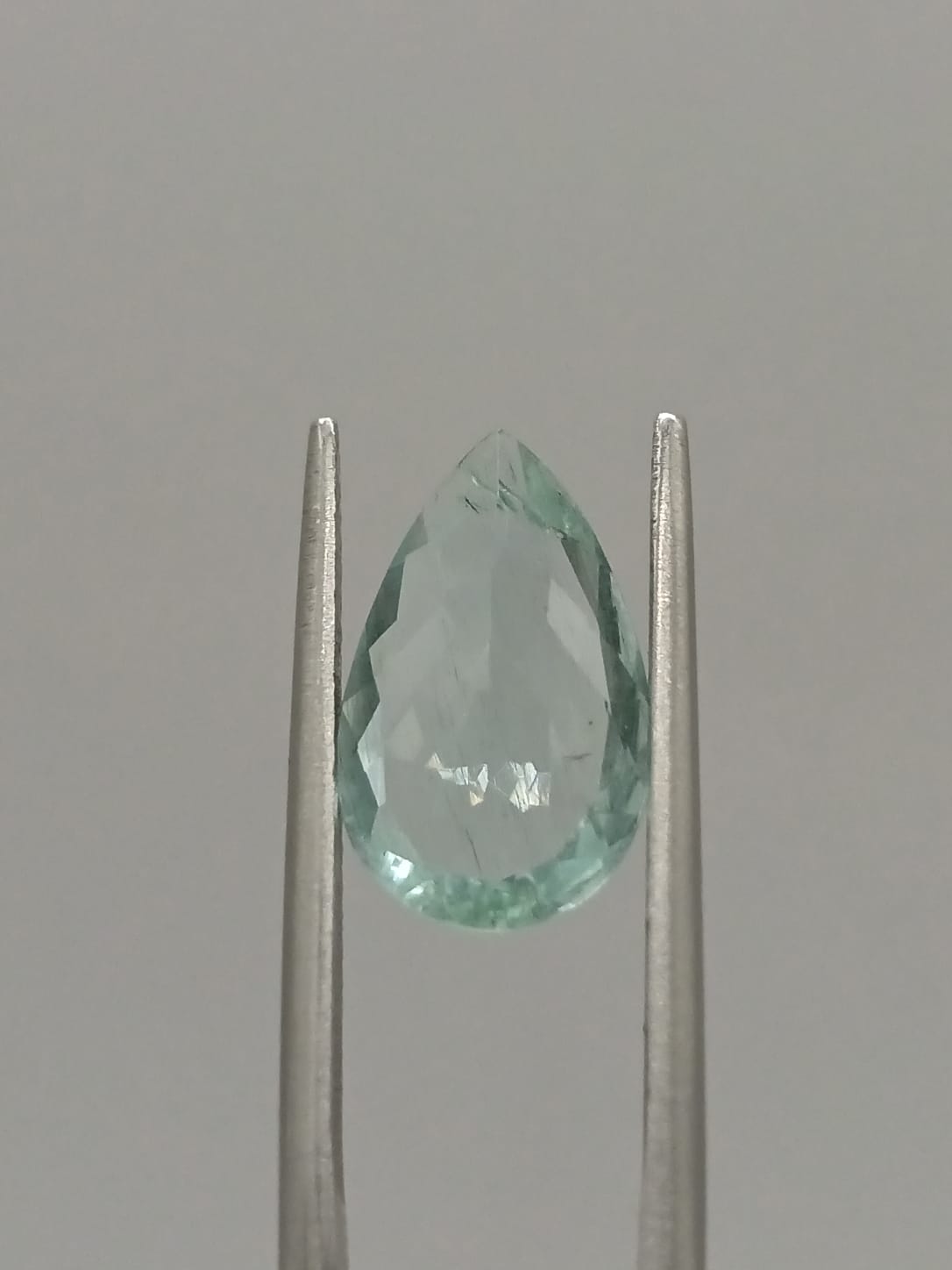 Aguamarina forma de gota de 2.61ct