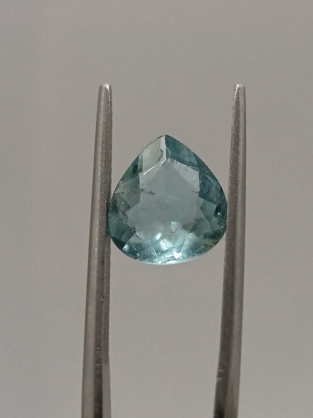 Aguamarina forma de gota de 1.90ct
