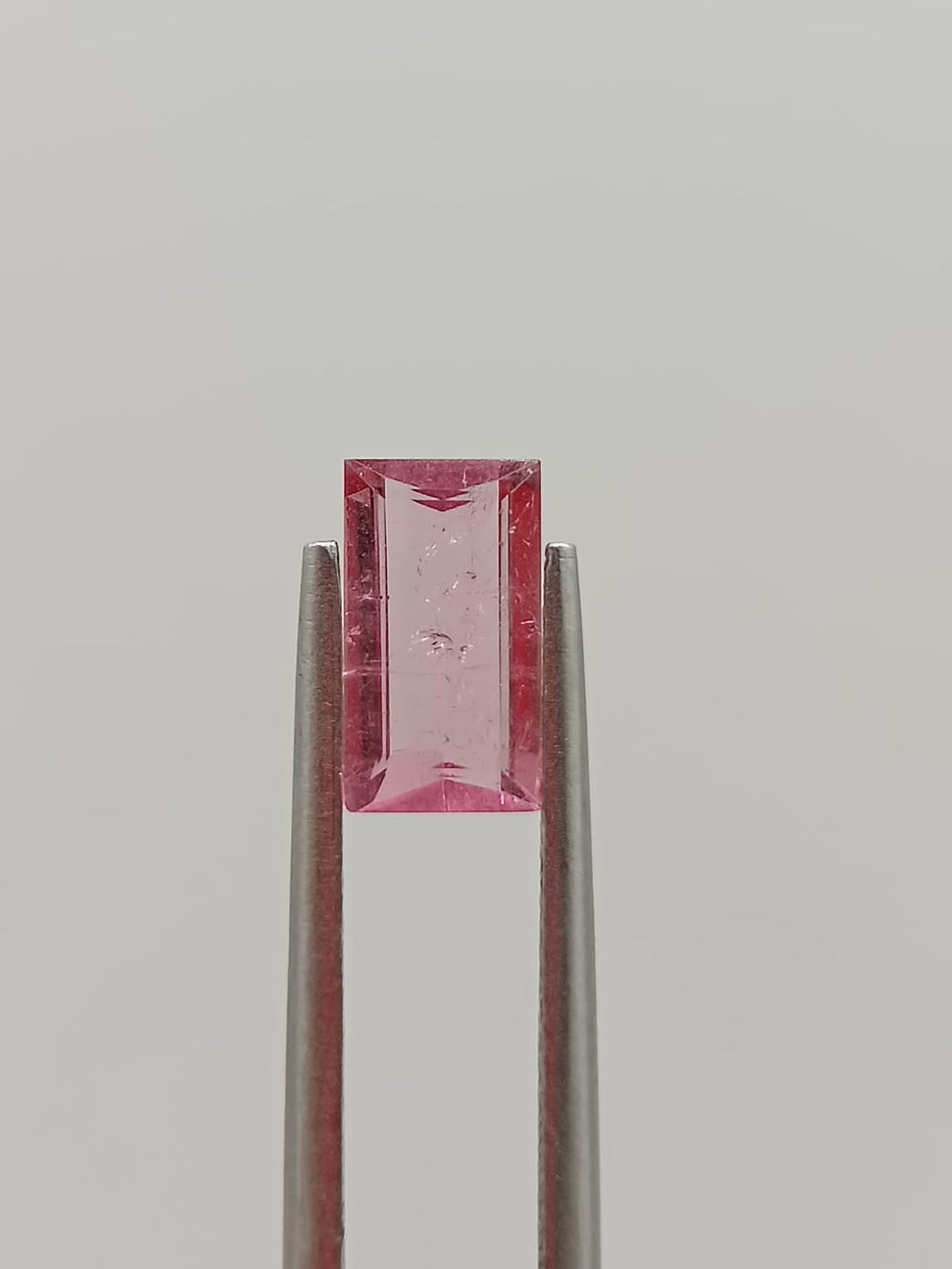 Turmalina rosa rectangular de 1.03ct