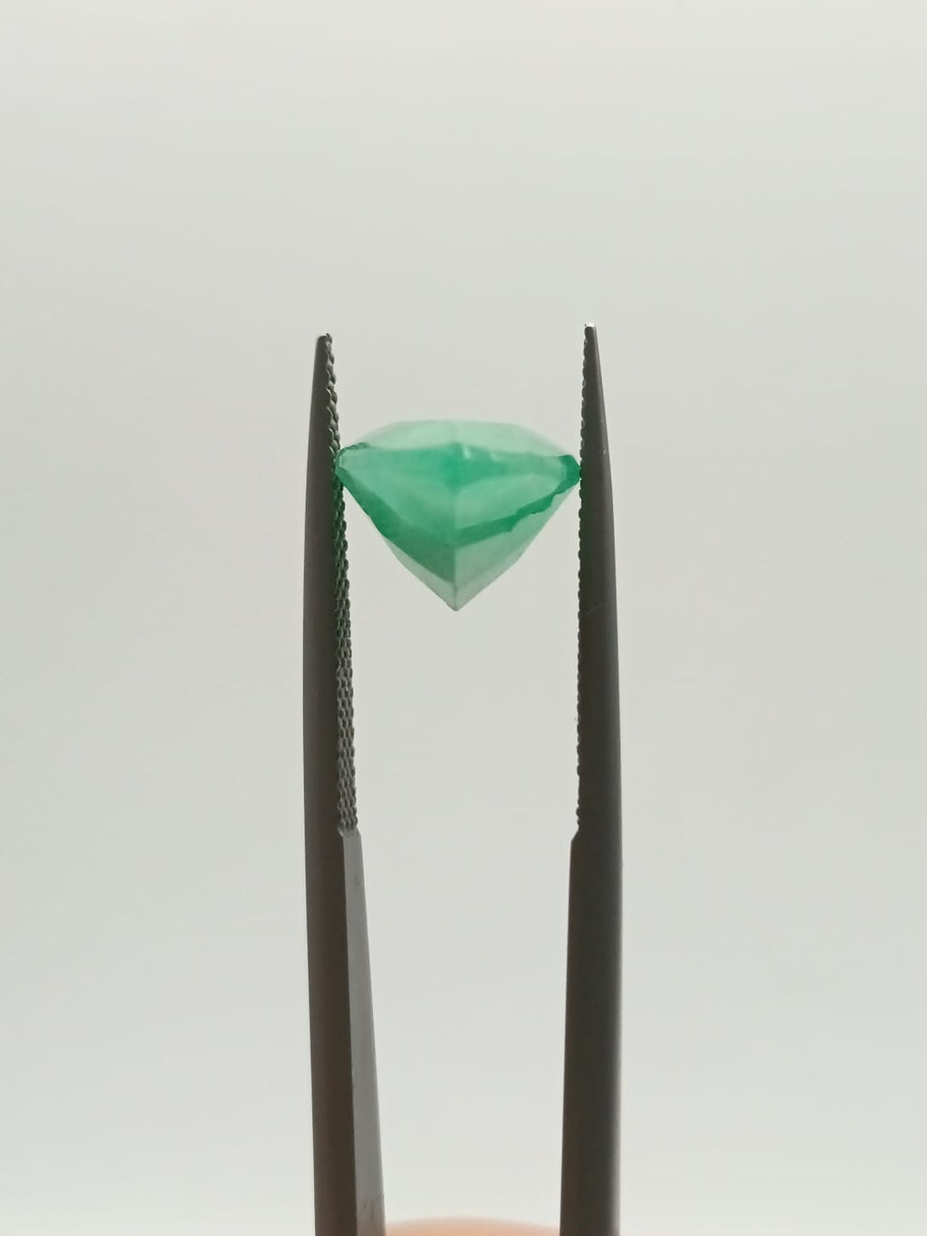 Esmeralda brasileña en forma de gota de 6.08ct