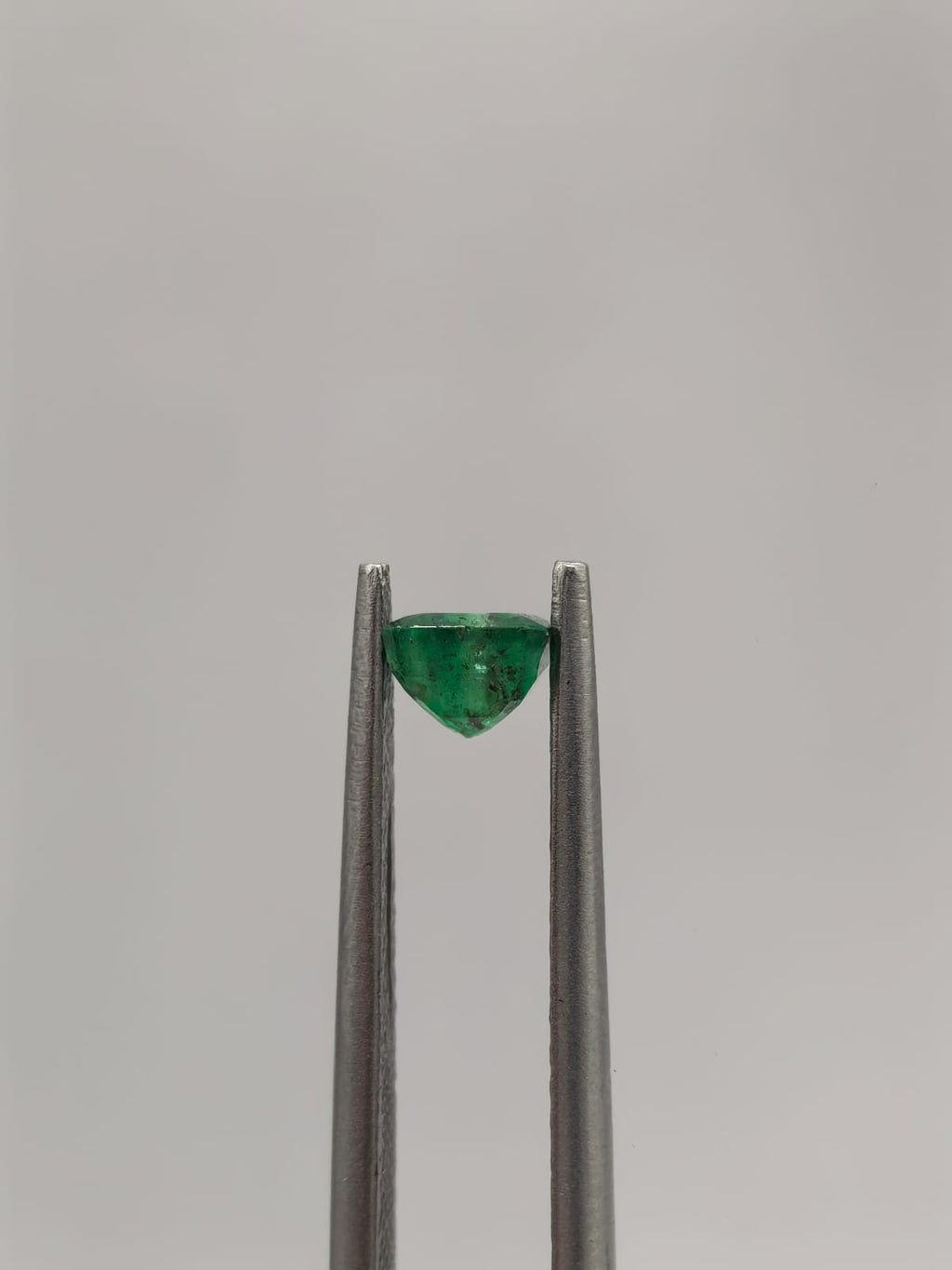 Esmeralda colombiana cuadrada de 0.43ct