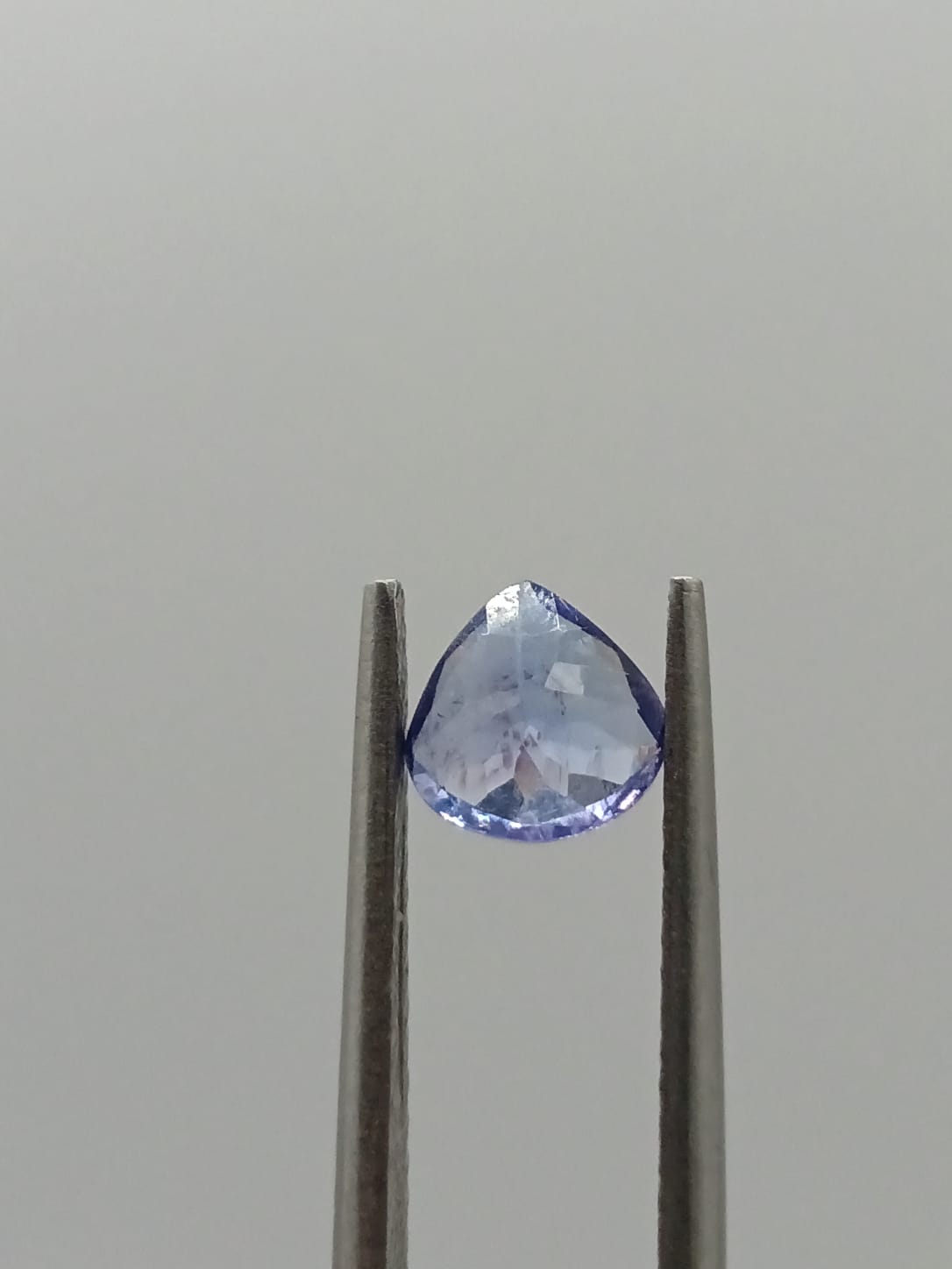 Tanzanita forma de gota de 0.77ct