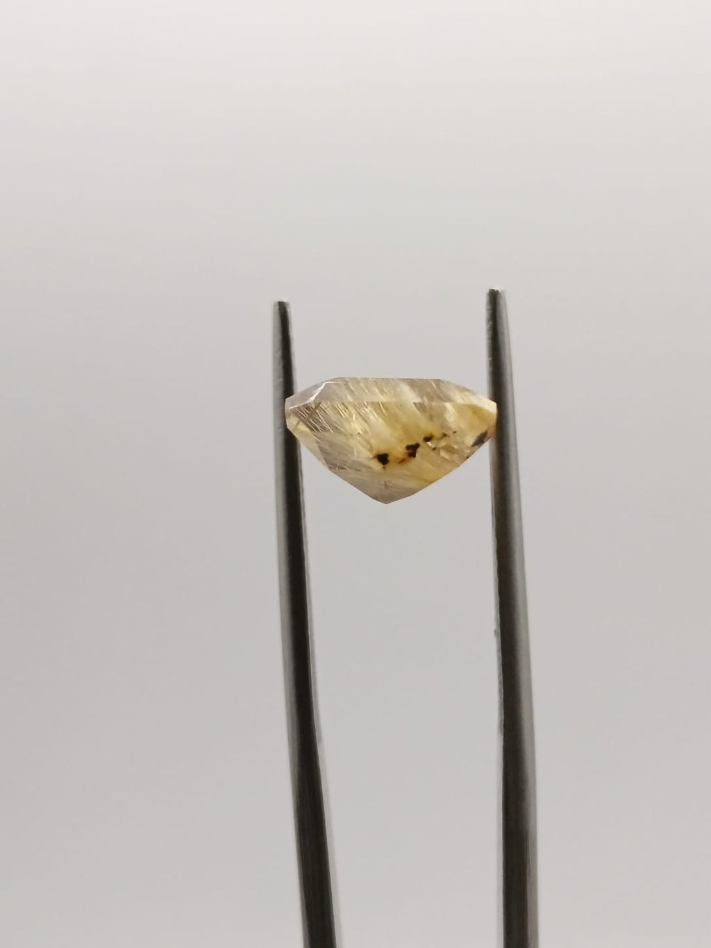 Cuarzo rutilado rectangular de 7.18ct