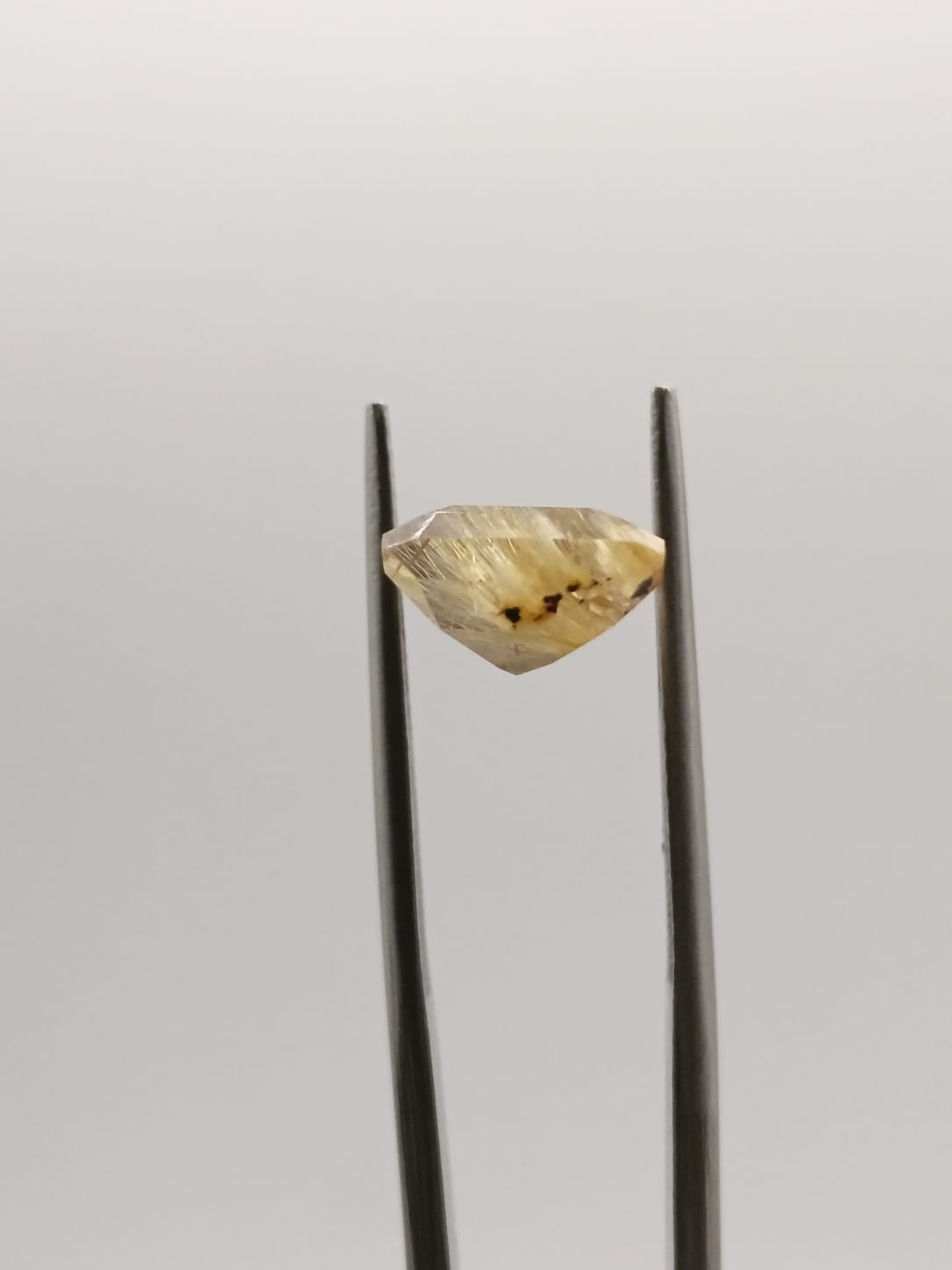 Cuarzo rutilado rectangular de 7.18ct