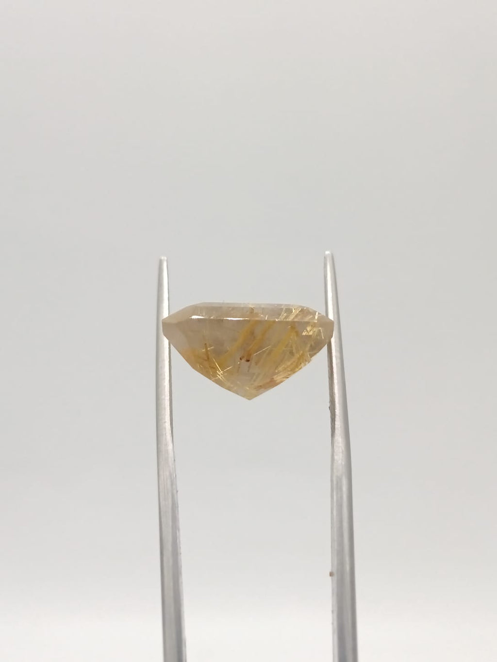 Cuarzo rutilado rectangular de 21.54ct