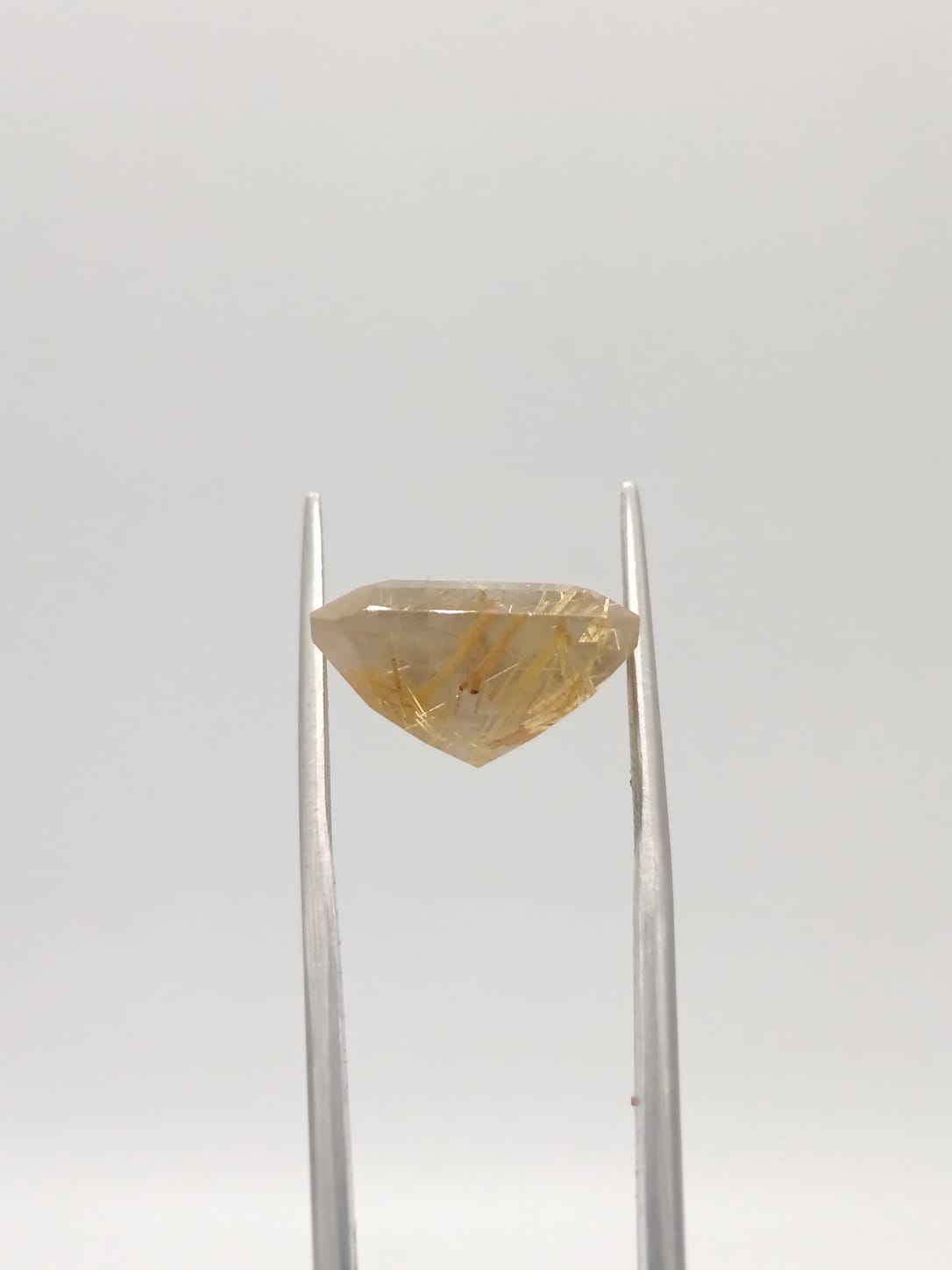 Cuarzo rutilado rectangular de 21.54ct