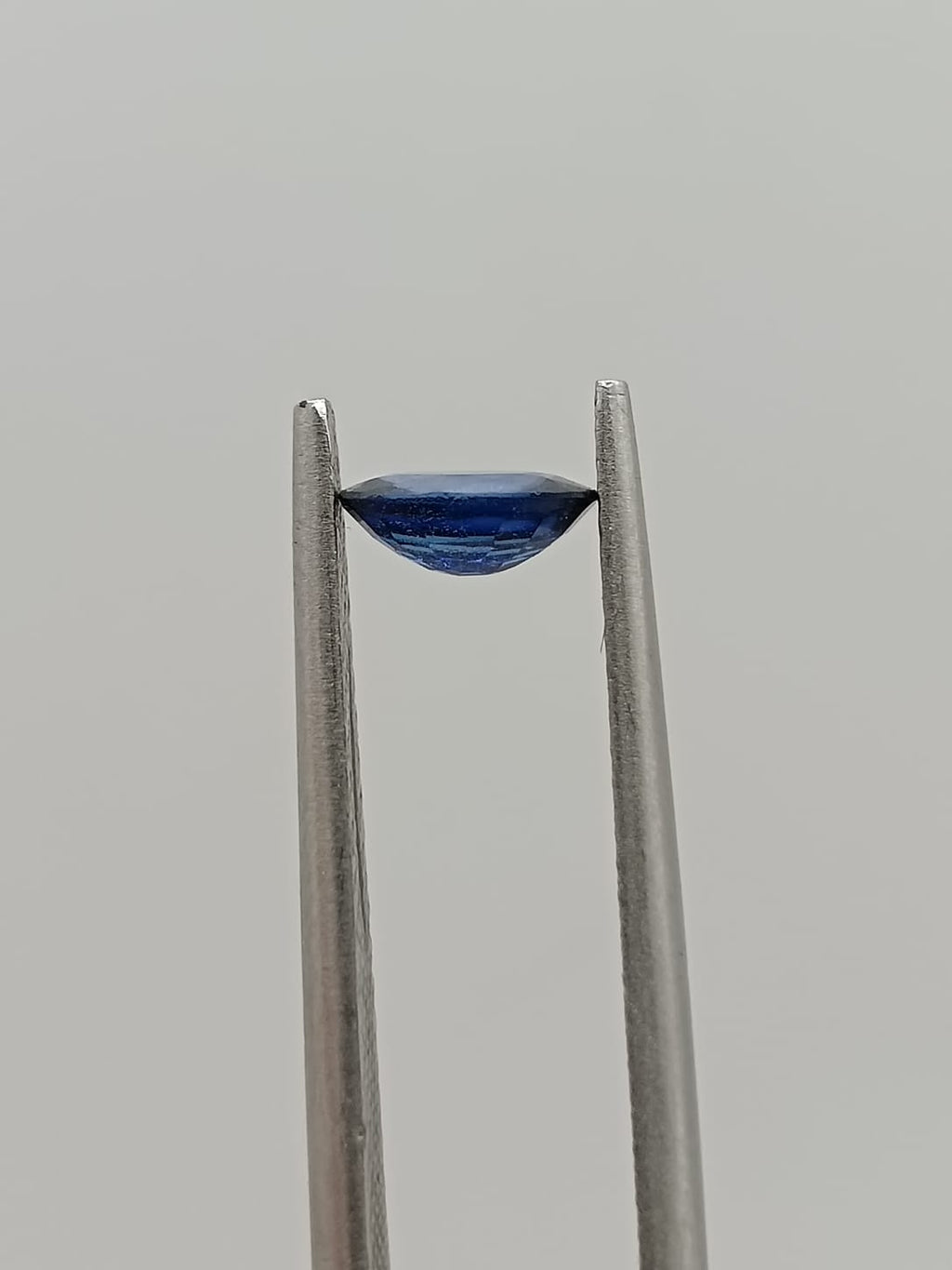 Zafiro ovalado de 0.46ct