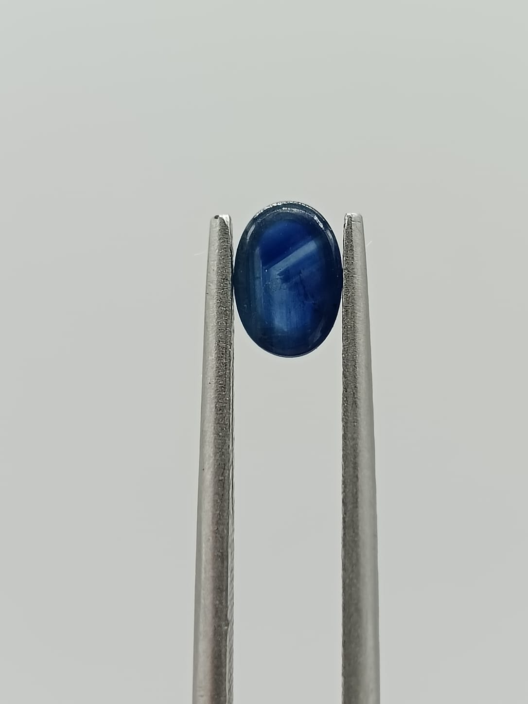 Zafiro ovalado de 0.93ct