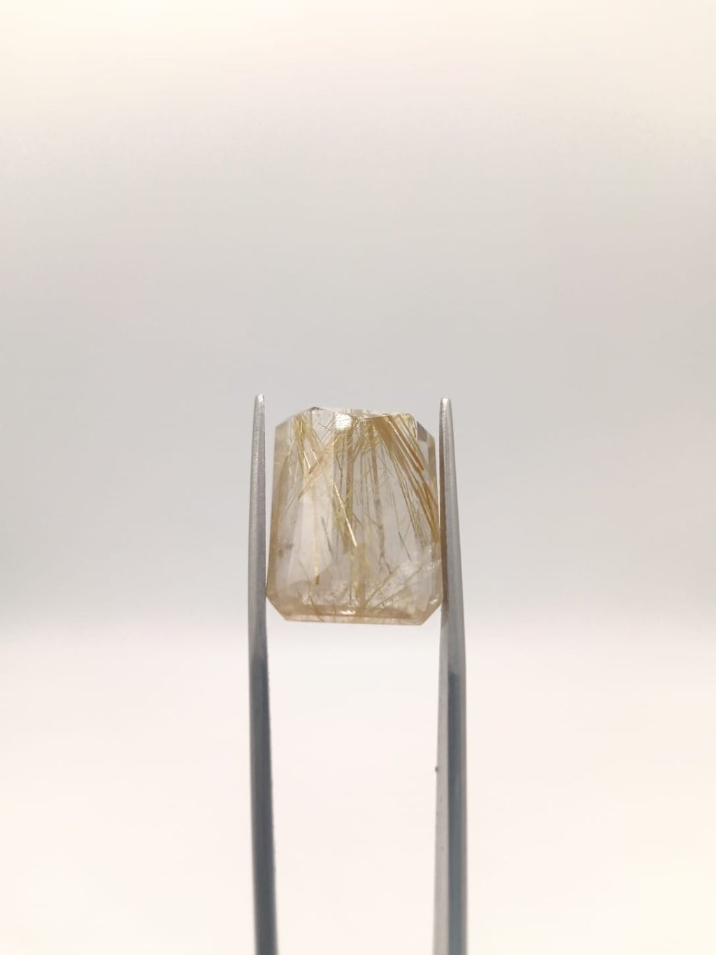 Cuarzo rutilado rectangular de 21.54ct
