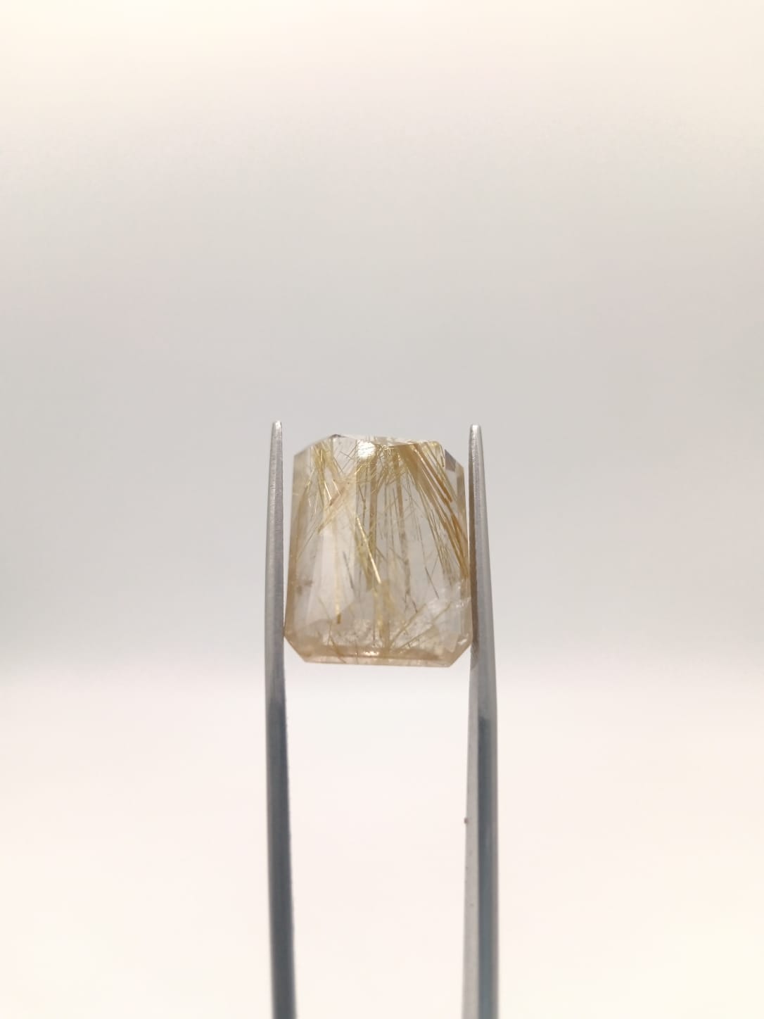 Cuarzo rutilado rectangular de 21.54ct