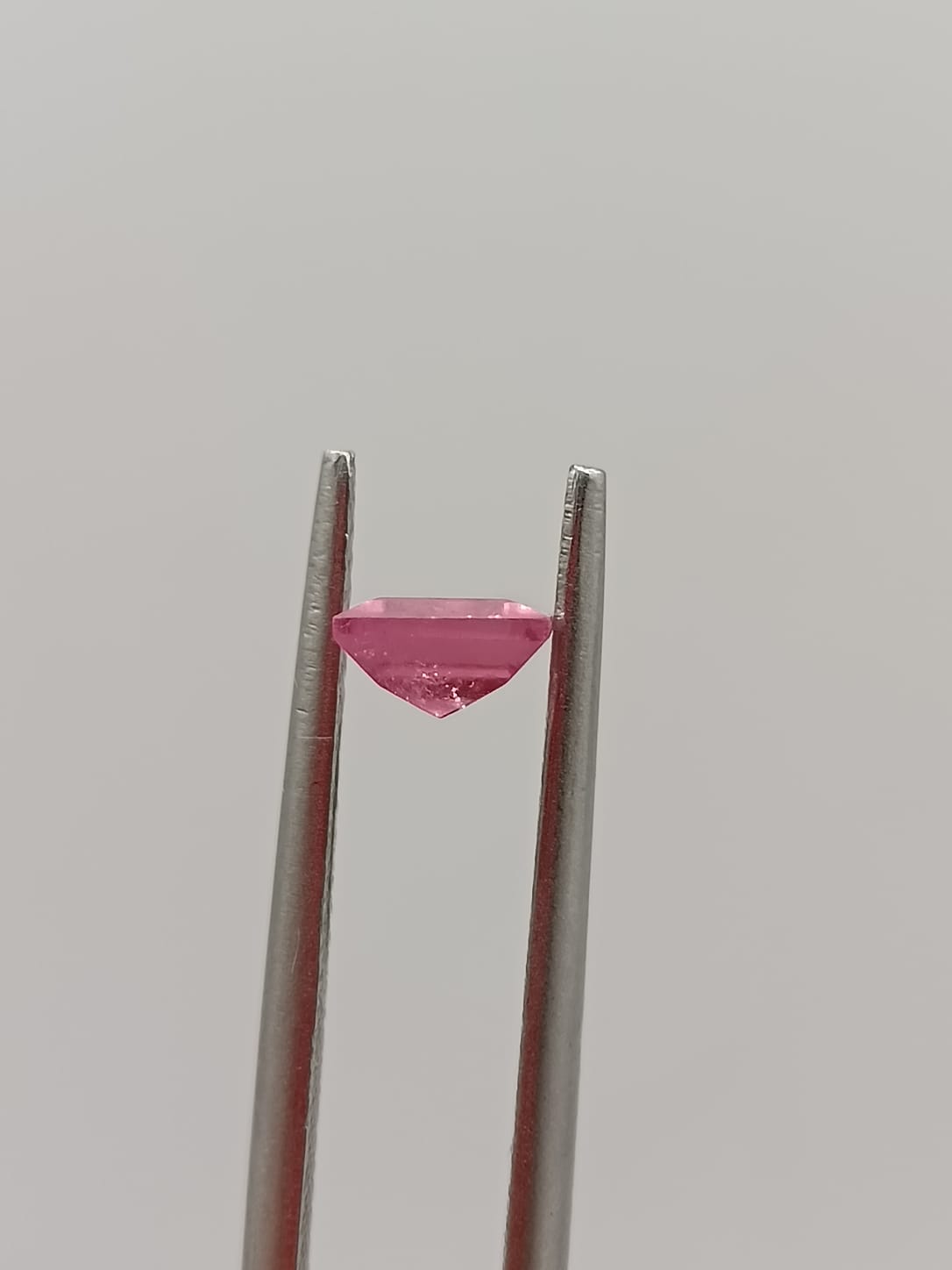 Turmalina rosa rectangular de 1.03ct