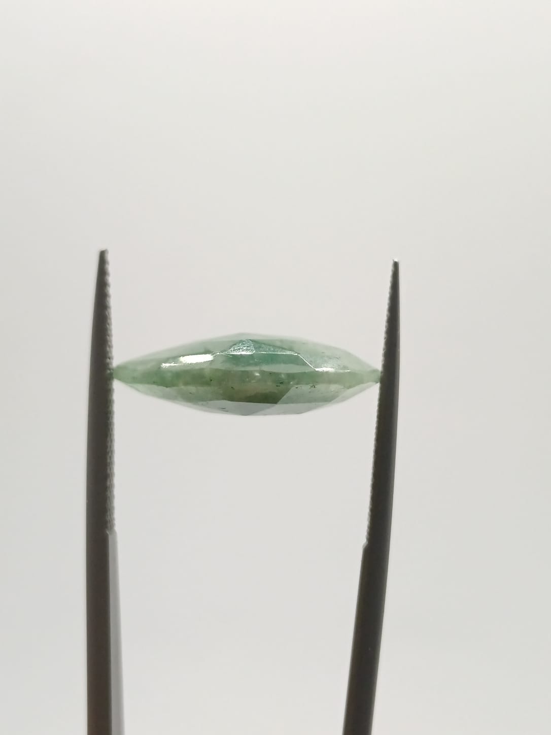 Esmeralda brasileña  en forma de gota de 9.95ct