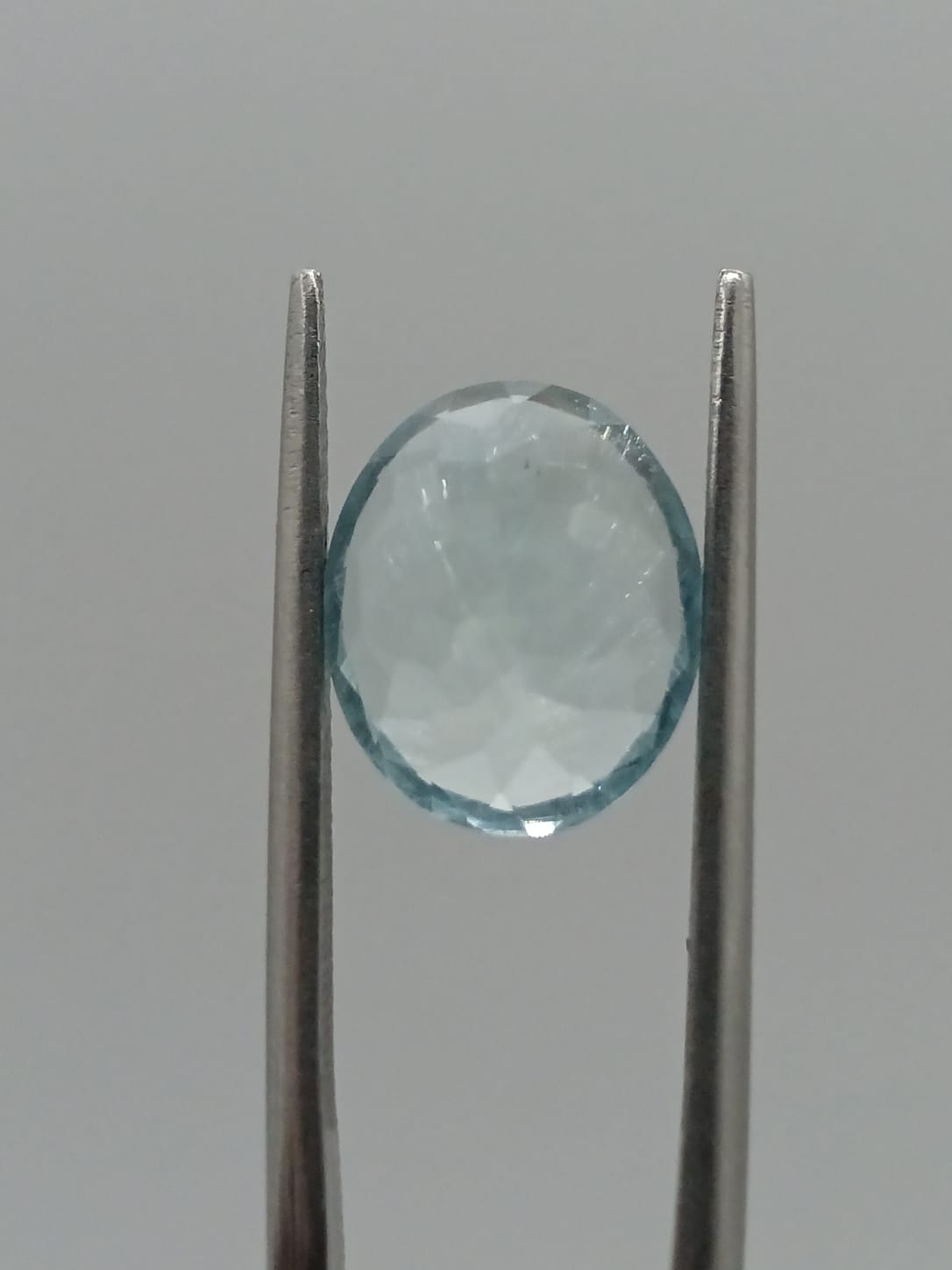 Aguamarina ovalada de 3.87ct